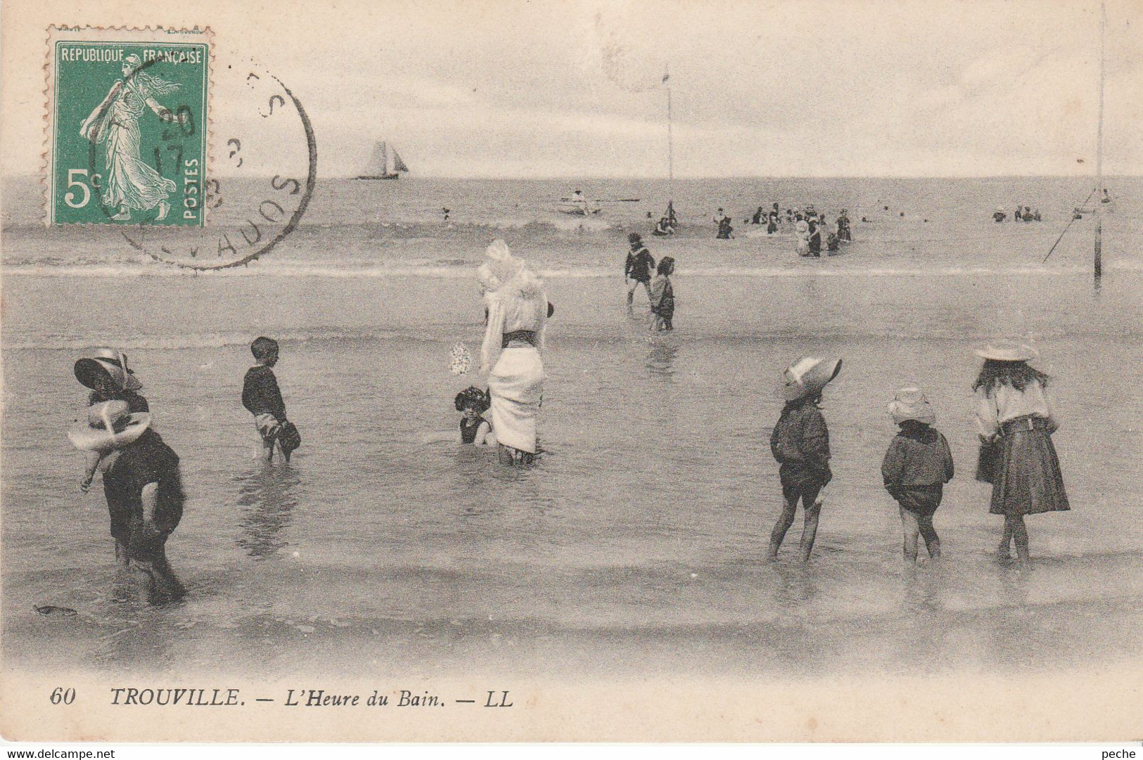 N°7927 R -cpa Trouville -l'heure De Bain- - Trouville