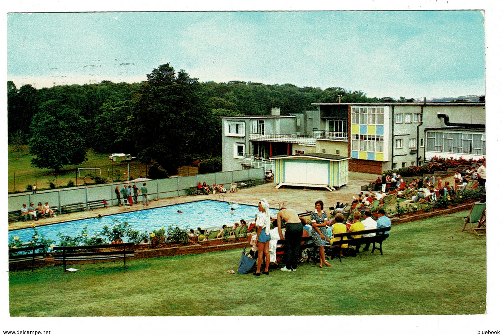 Ref 1421  -  1977 Postcard - Pontin's Barton Hall  Holiday Camp - Swimming Pool - Torquay Devon - Torquay