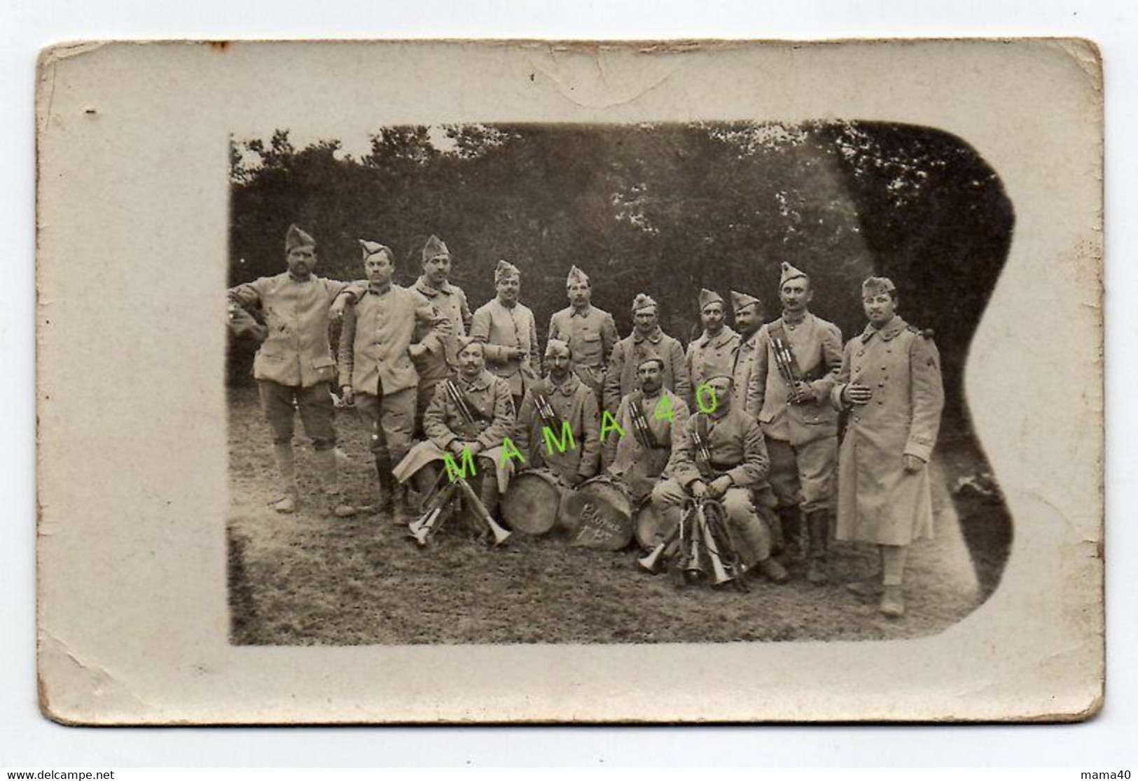 CARTE PHOTO - MILITARIA - GROUPE DE MUSICIENS MILITAIRES CLIQUE DU 135 RI - 1er BATAILLON - Regimientos