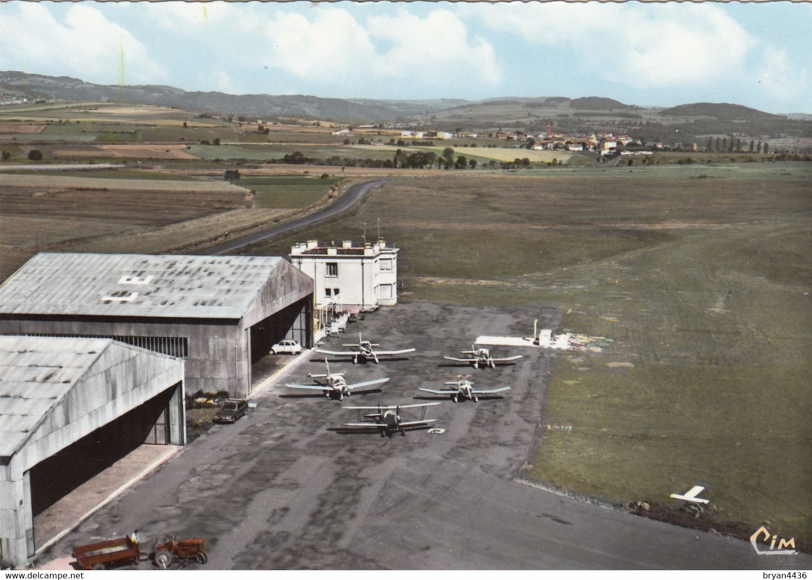 43 - LOUDES - HAUTE LOIRE - CPSM - VUE AERIENNE - AERODROME - VOIR SCANS - Loudes