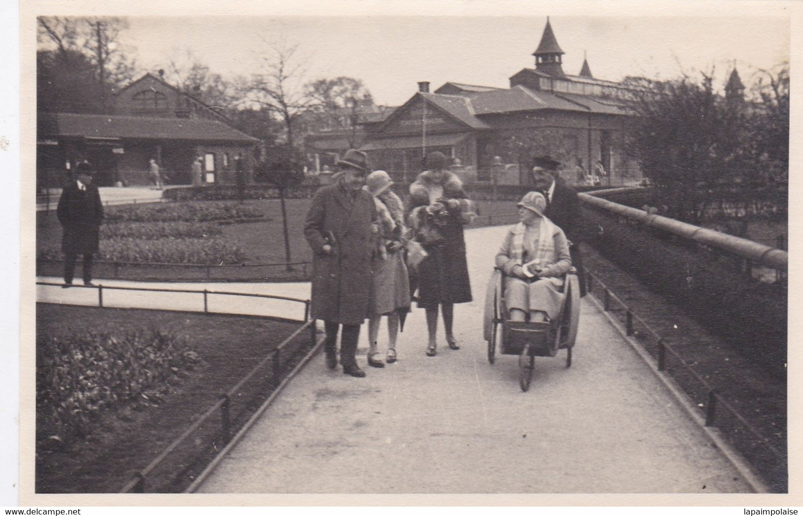 Photographie Particulier Angleterre Londres Zoo De Londrès Groupe De Personnes Et Handicapé   1929 Ref 1573 - Altri & Non Classificati