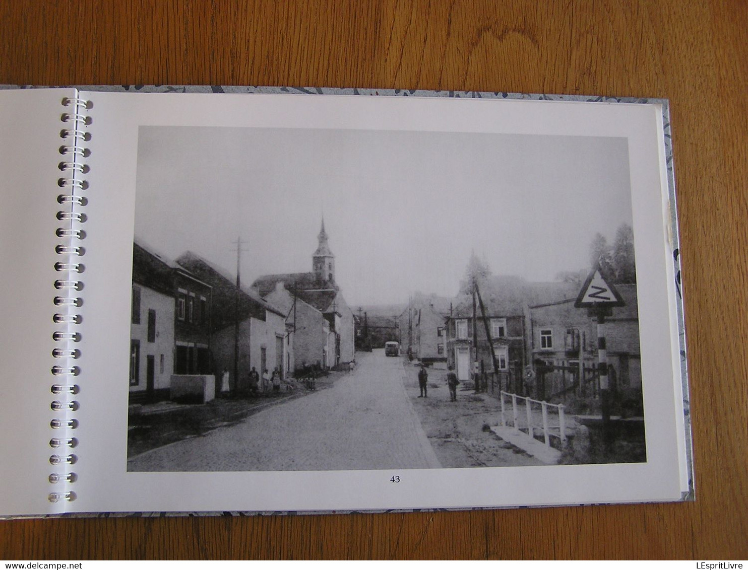 SOUVENIRS DE VILLAGES DE LA COMMUNE DE WALCOURT Régionalisme Fraire BerzéePry Castillon Laneffe Yves Gomezée Thy Château