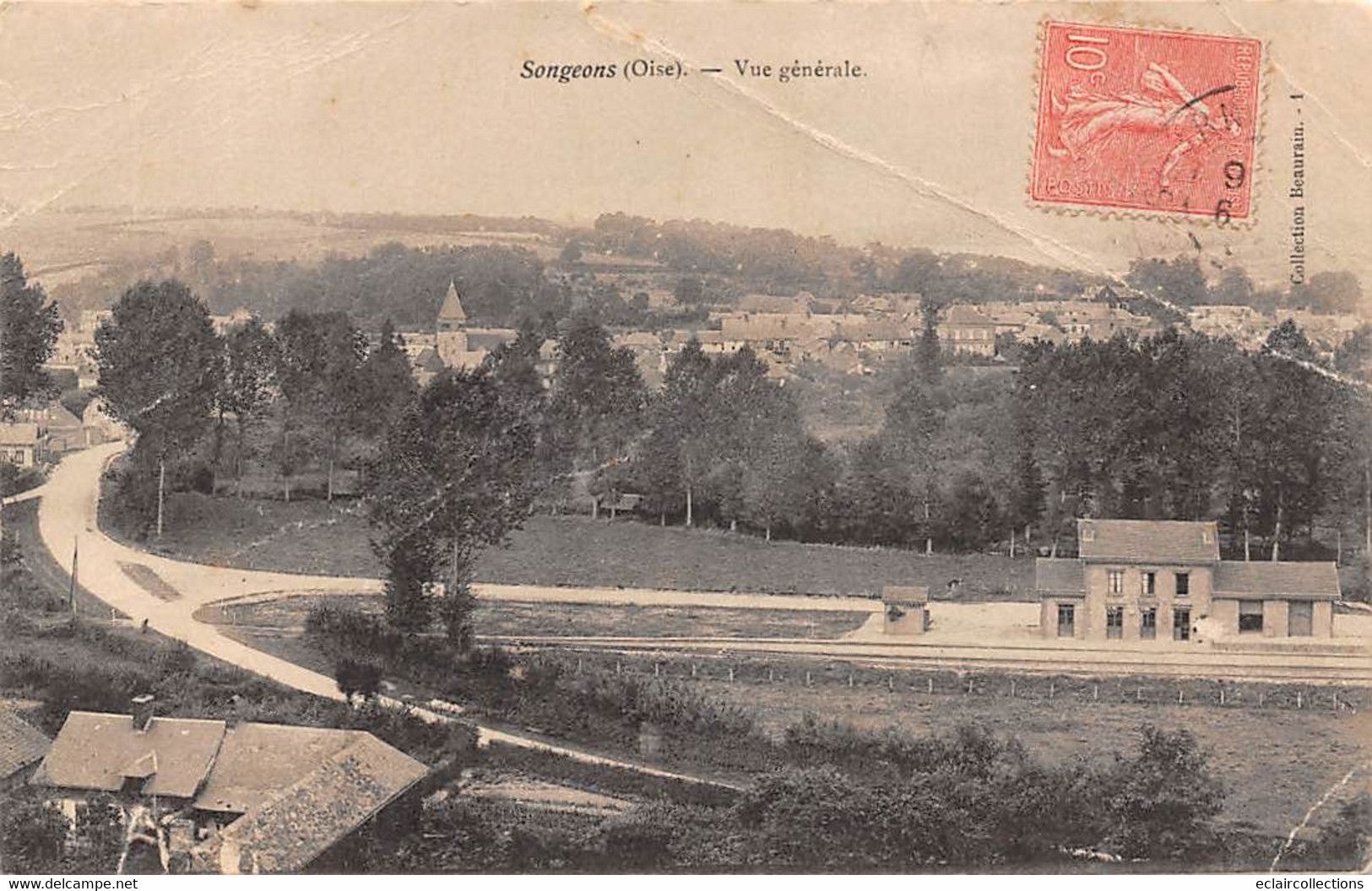 Songeons           60          Vue Générale   Et Vue Sur La Gare  - Pli -       (voir Scan) - Songeons