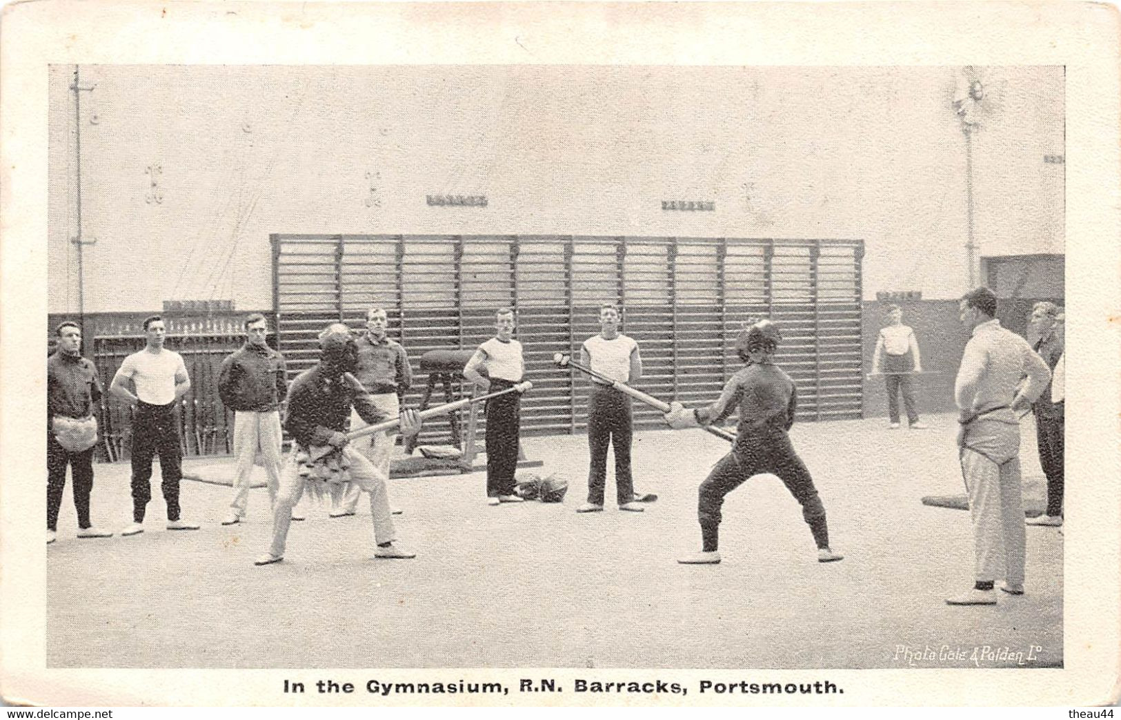 ¤¤  -  ROYAUME-UNIS  -  ANGLETERRE   -  PORTSMOUTH  -  In The Gymnasium, R.N. Barracks  -  Sport      -   ¤¤ - Portsmouth