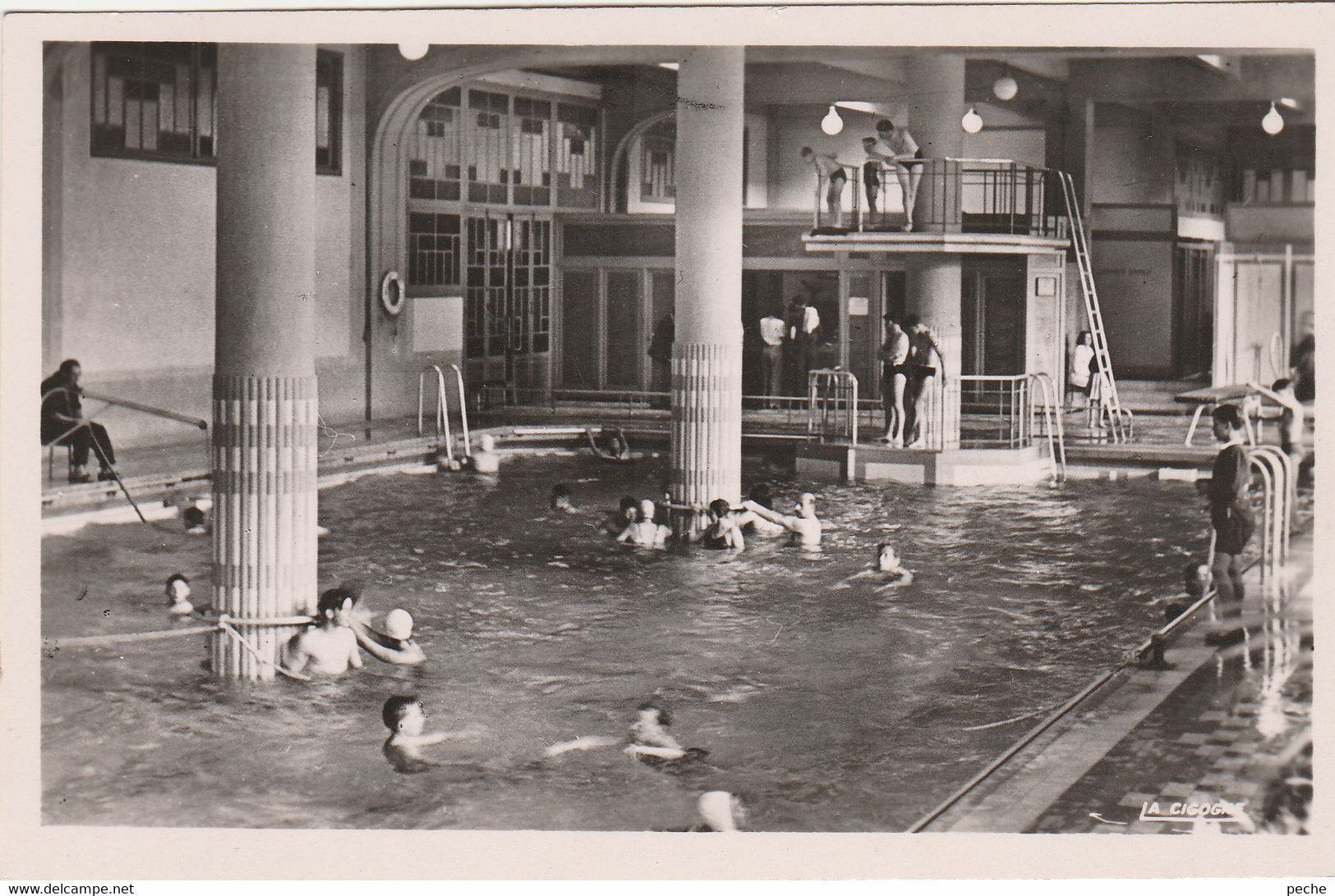 N°8013 R -cpsm Vittel -la Piscine- - Natation