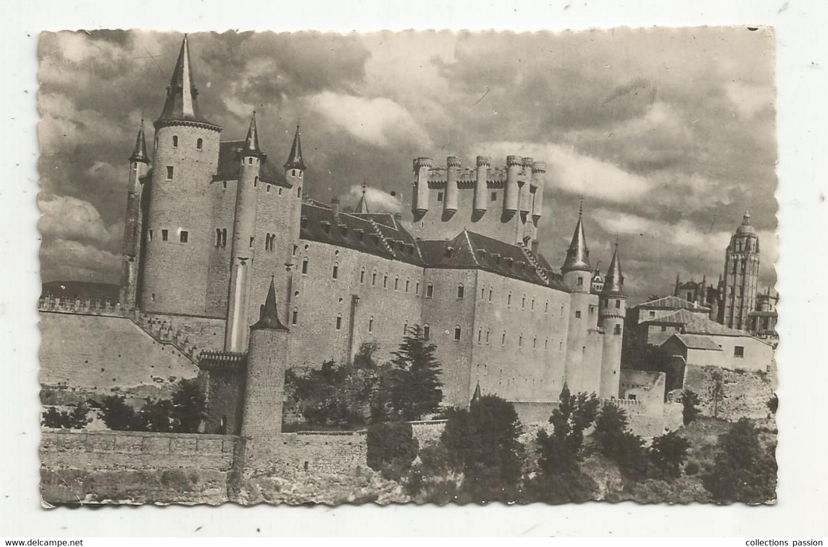 Cp , Espagne ,SEGOVIA , El Alcazar Y La Catedral ,  Voyagée 1953 - Segovia