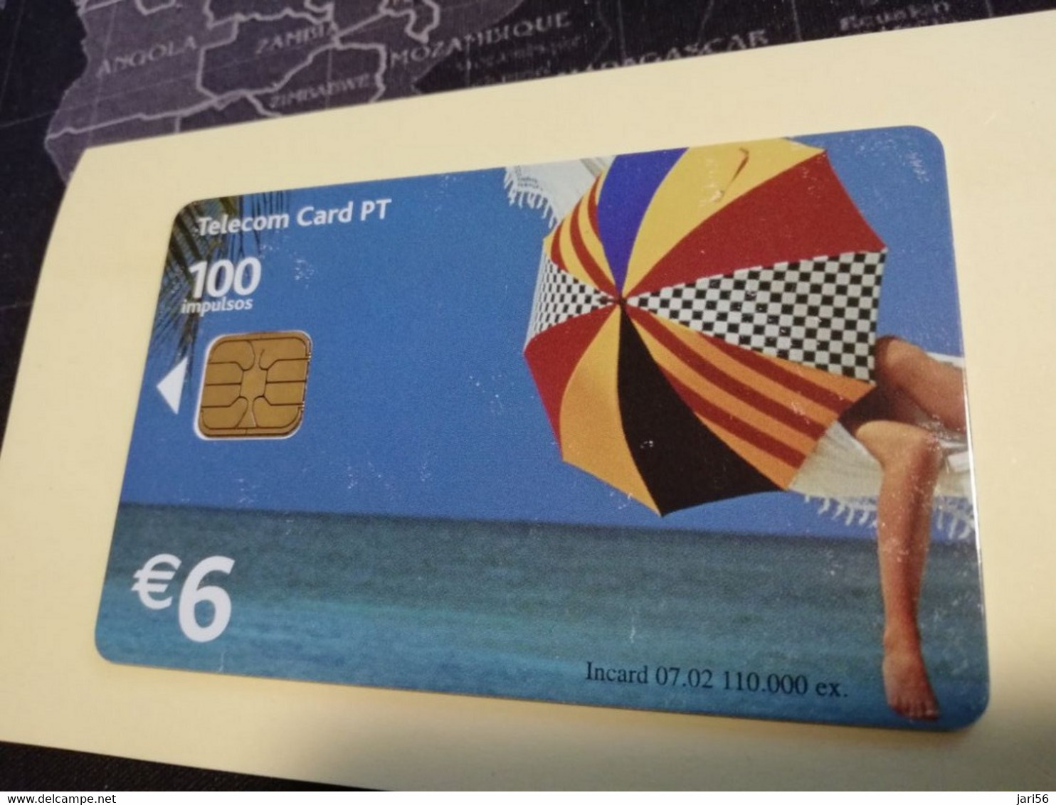 PORTUGAL   CHIPCARD  € 6,00 PARASOL/BEACH     Nice  Fine Used      **3698** - Portugal