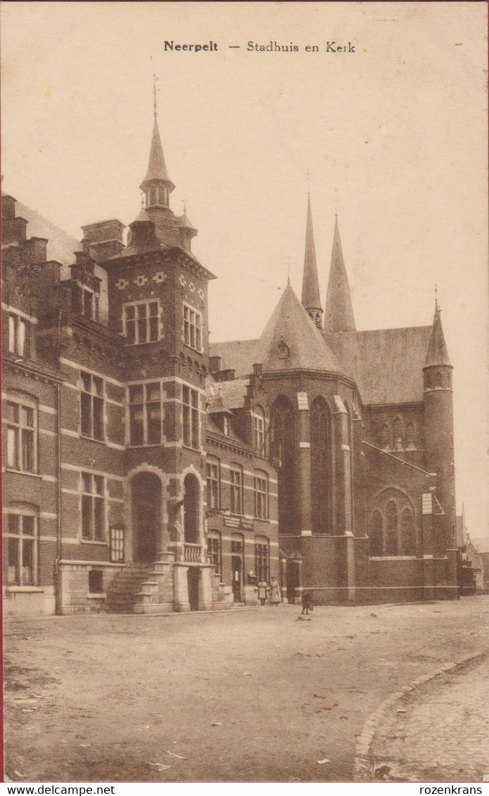 Neerpelt Stadhuis En Kerk Limburg De Sint-Niklaaskerk Geanimeerd (In Zeer Goede Staat) - Neerpelt