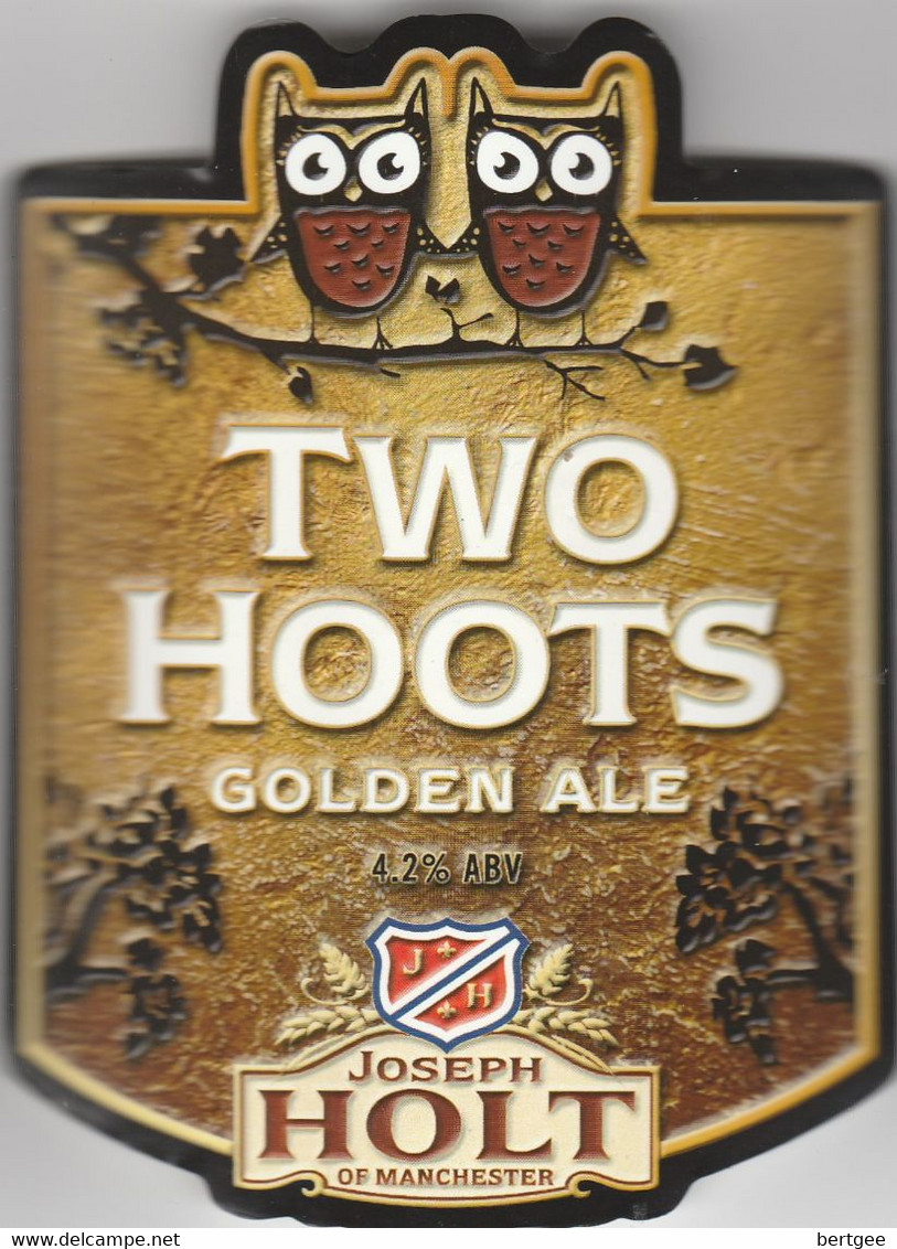 JOSEPH HOLT BREWERY  (MANCHESTER, ENGLAND) - TWO HOOTS GOLDEN ALE - CURVED PUMP CLIP FRONT - Uithangborden