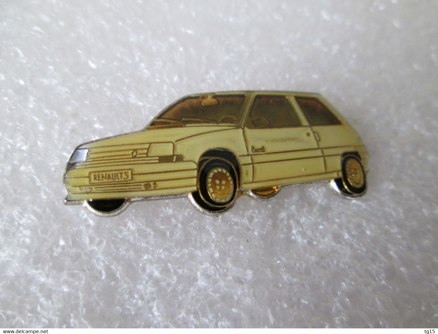 PIN'S       RENAULT  SUPER 5 - Renault