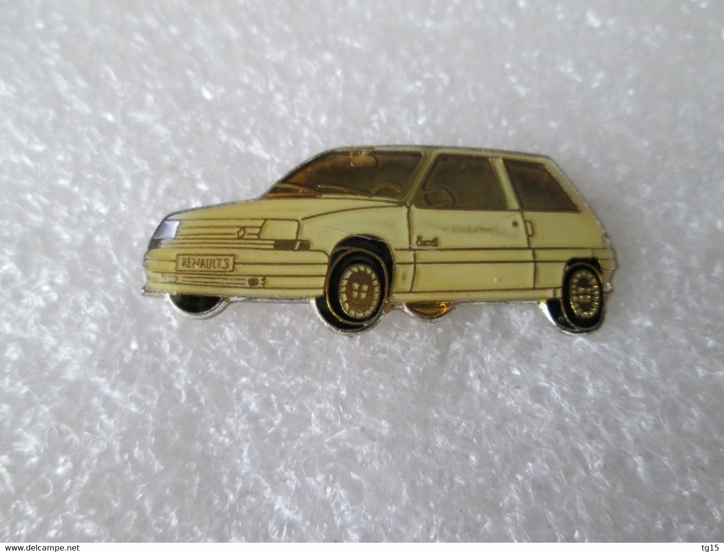 PIN'S       RENAULT  SUPER 5 - Renault