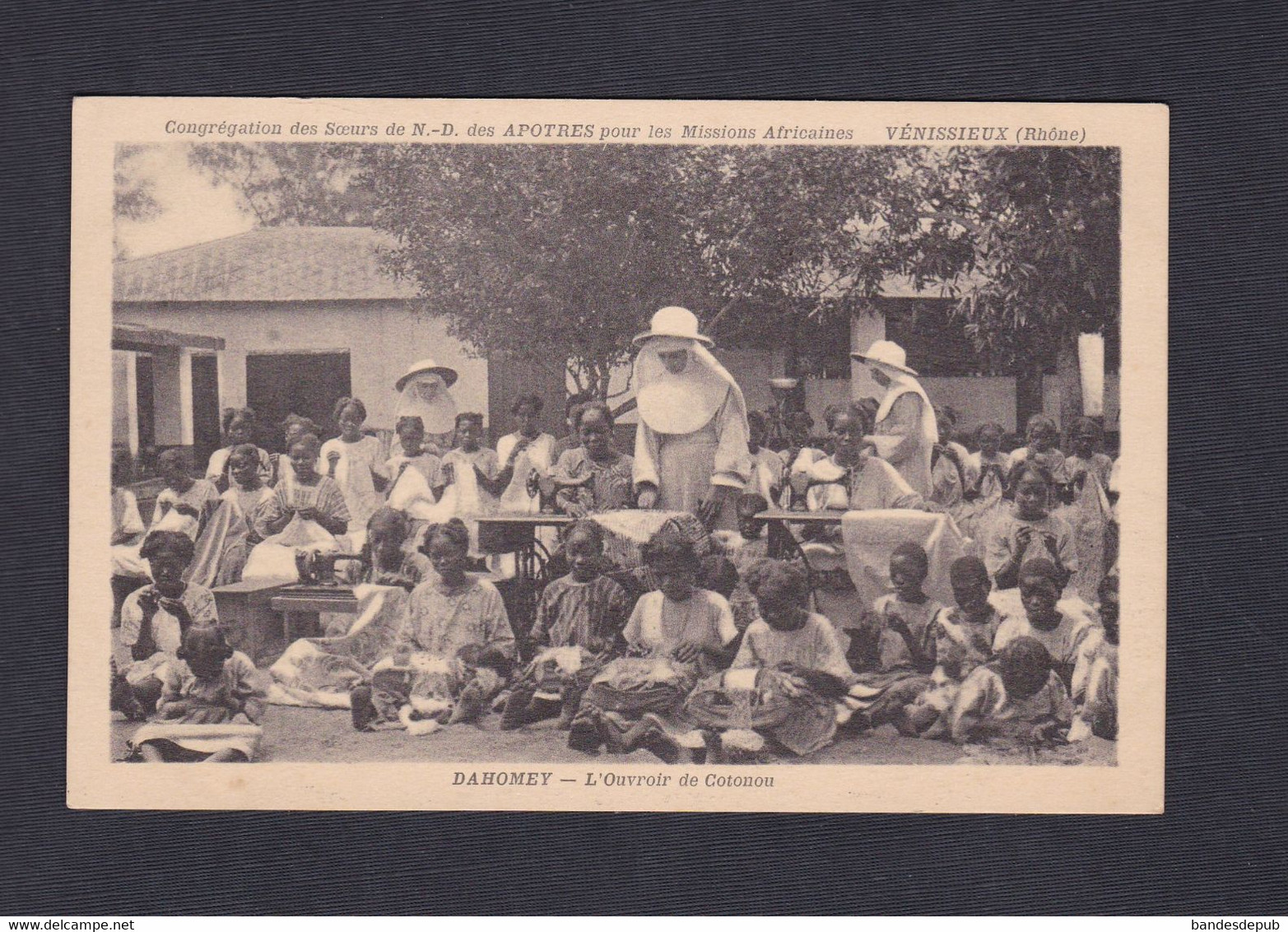 Vente Immediate Dahomey Ouvroir De Cotonou Congregation Des Soeurs De N.D. Des Apotres Missions Africaines  (44100 ) - Dahomey