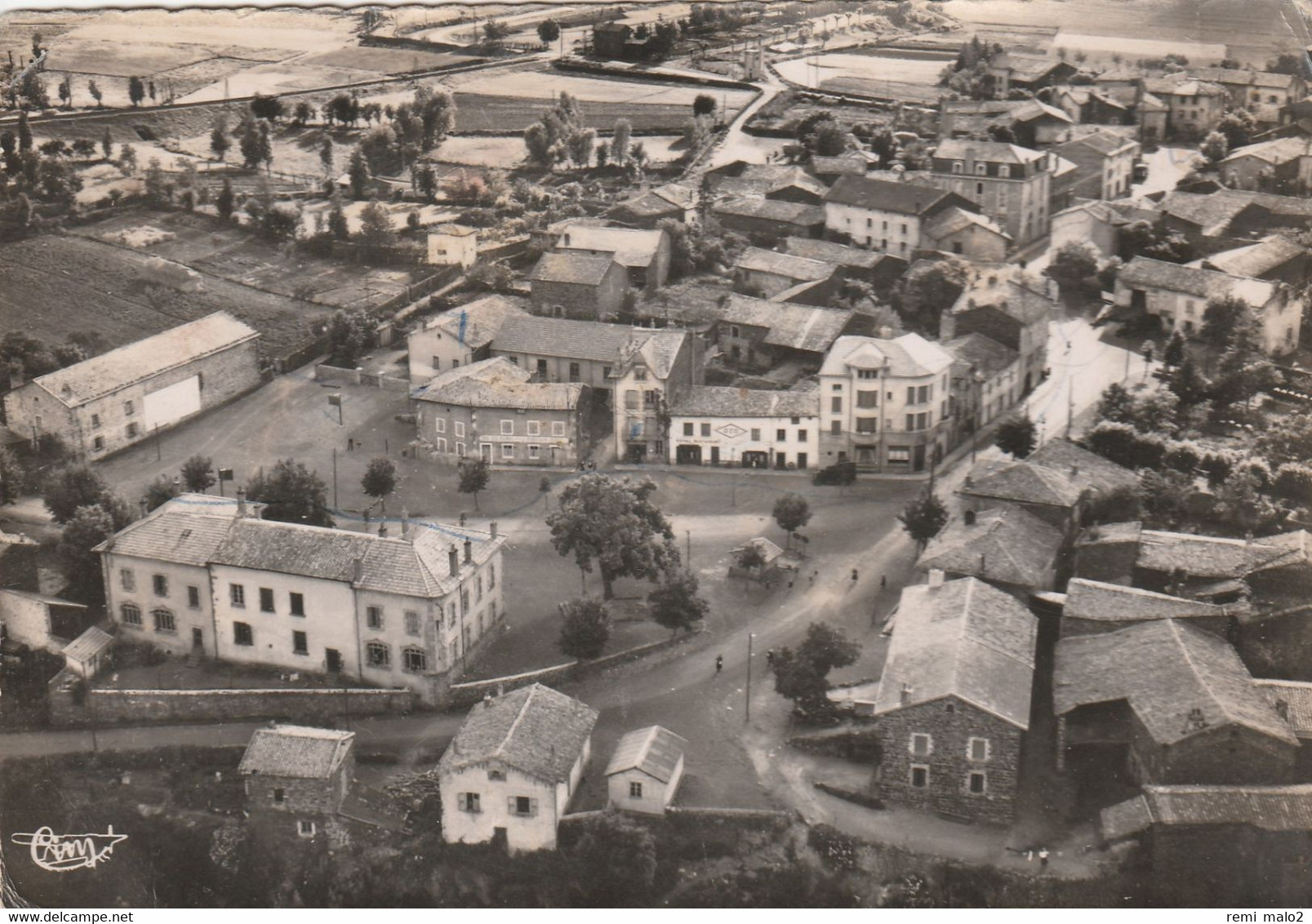 CPSM    .SOLIGNAC Sur LOIRE 43  La Place. Vue Aérienne - Solignac Sur Loire