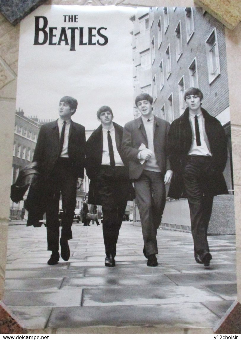 AFFICHE LES BEATLES  61 Cm X 92 Cm    Noir Et Blanc - Posters