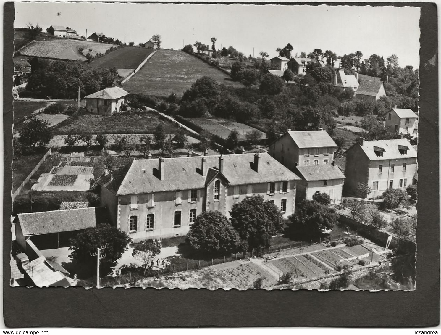 CPSM Saint Mamet  Le Quartier  De L'école Des Filles - Saint-Mamet-la-Salvetat