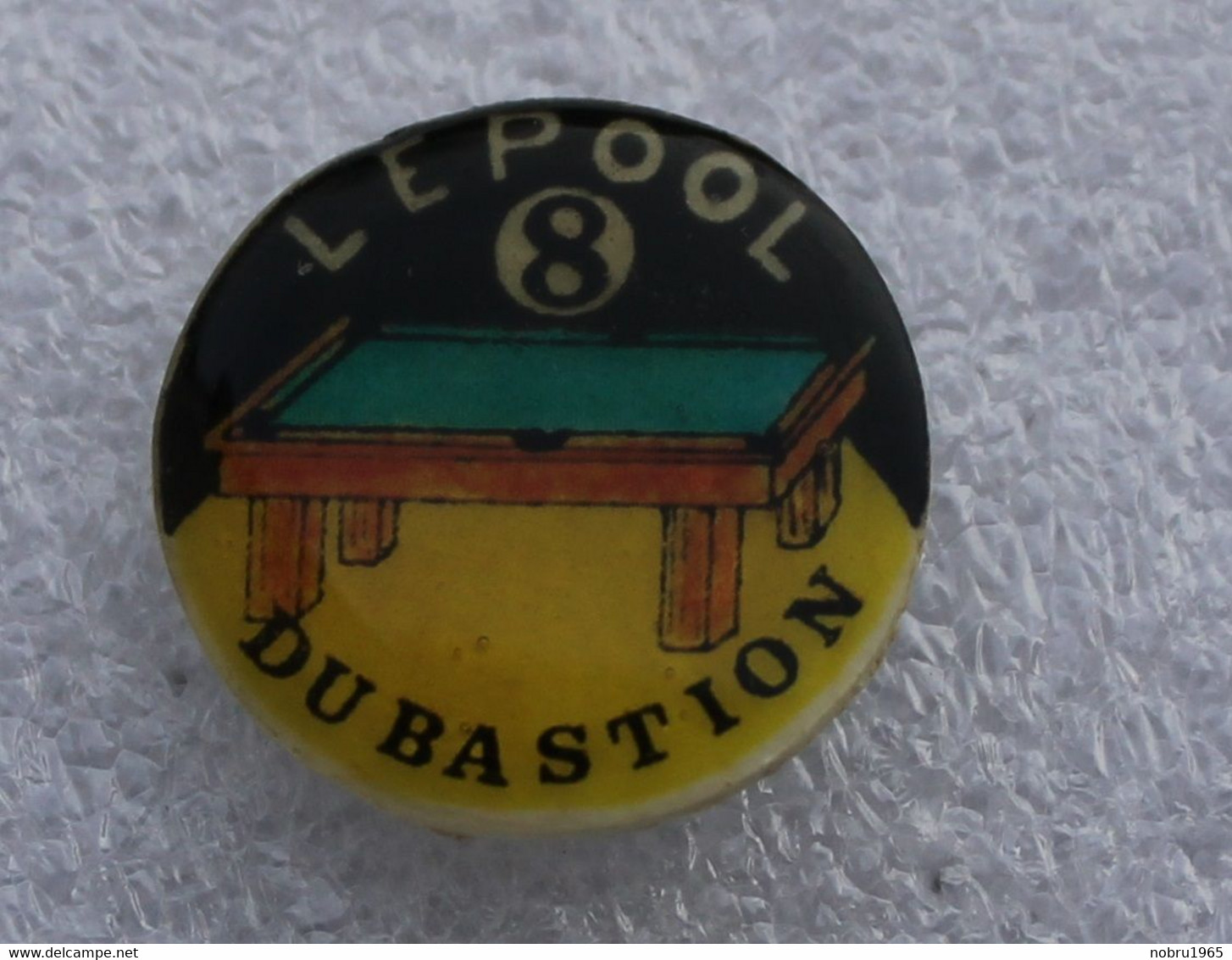 Pin's Billard Le Pool 8  Du Bastion - Billard