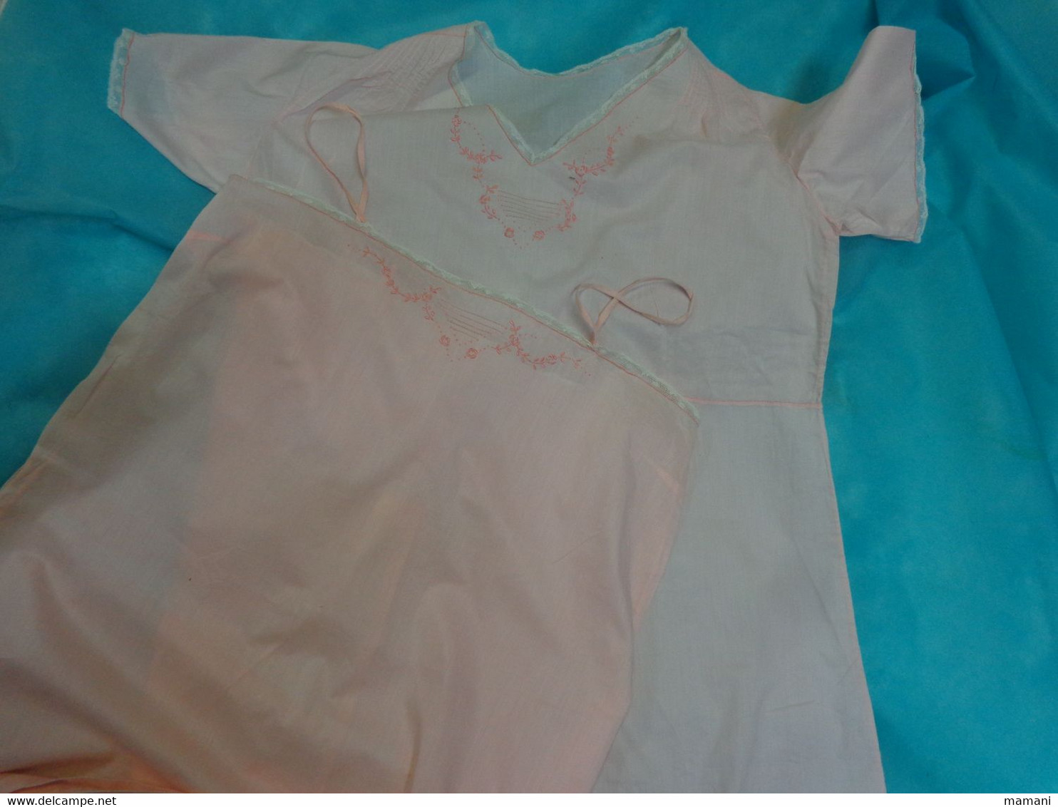 2 Pieces Chemise De Nuit Et Liquette Rose Belle Broderie Epoque ? Monogramme V G - Autres & Non Classés