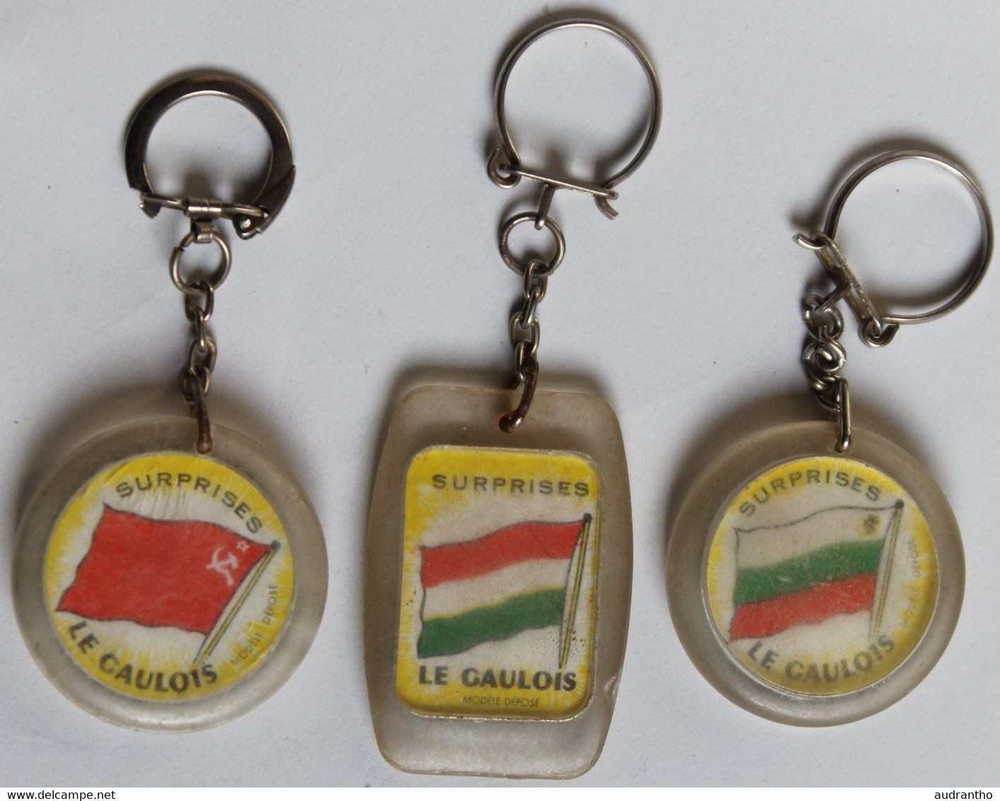 Lot De 3 Porte Clefs Football 1966 Coupe Du Monde Angleterre équipe Hongrie Bulgarie URSS World Cup Le Gaulois - Kleding, Souvenirs & Andere