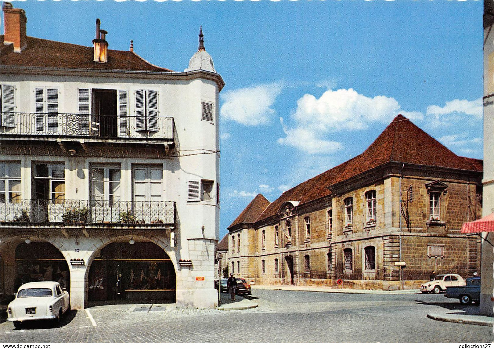 39-LONS-LE-SAULNIER- LES ARCADES ET LA MAIRIE - Lons Le Saunier