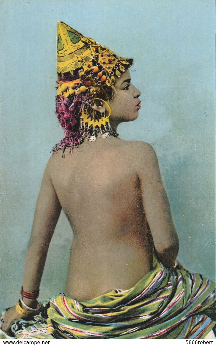 CARTE POSTALE ORIGINALE DENTELEE DE 09CM/14CM COULEUR : JEUNE FILLE DE CONSTANTINE DOS NU PIN UP SEXY ET EROTIC - Women