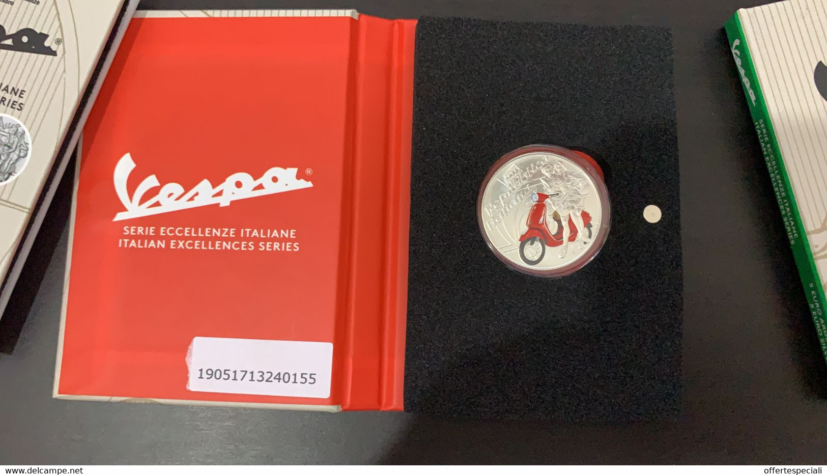 ITALIA 2019 MOTO VESPA COLORE ROSSO Nel Suo Blister Originale. - Italy