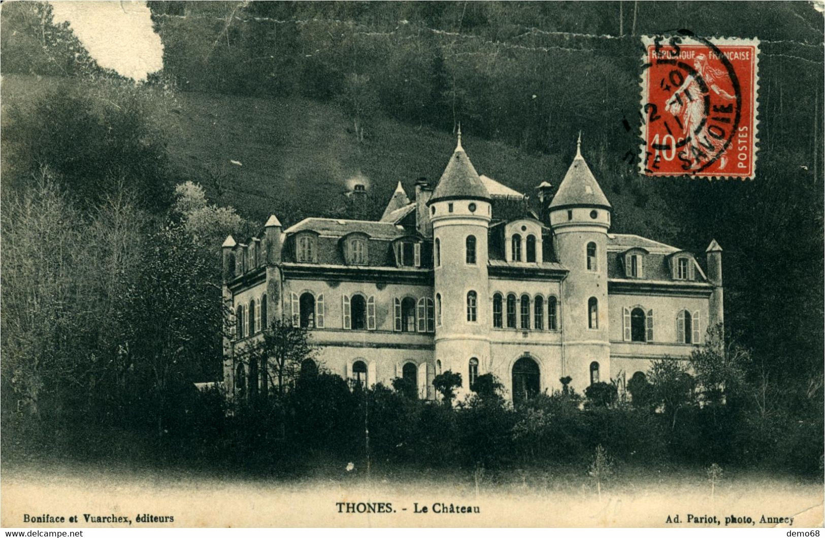 Thônes Lac D'Annecy  Le Château CPA 74 Haute Savoie Ed Pariot (pli Dans La Carte) - Thônes