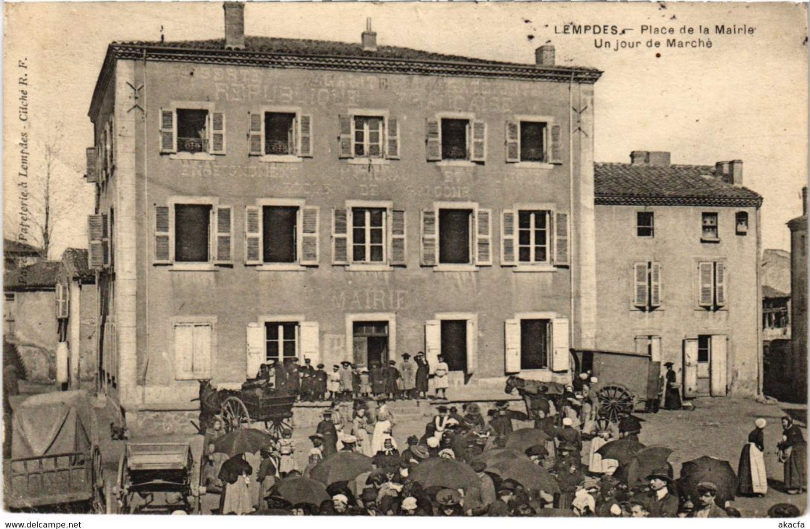 CPA LEMPDES - Place De La Mairie Un Jour De Marché (72617) - Lempdes