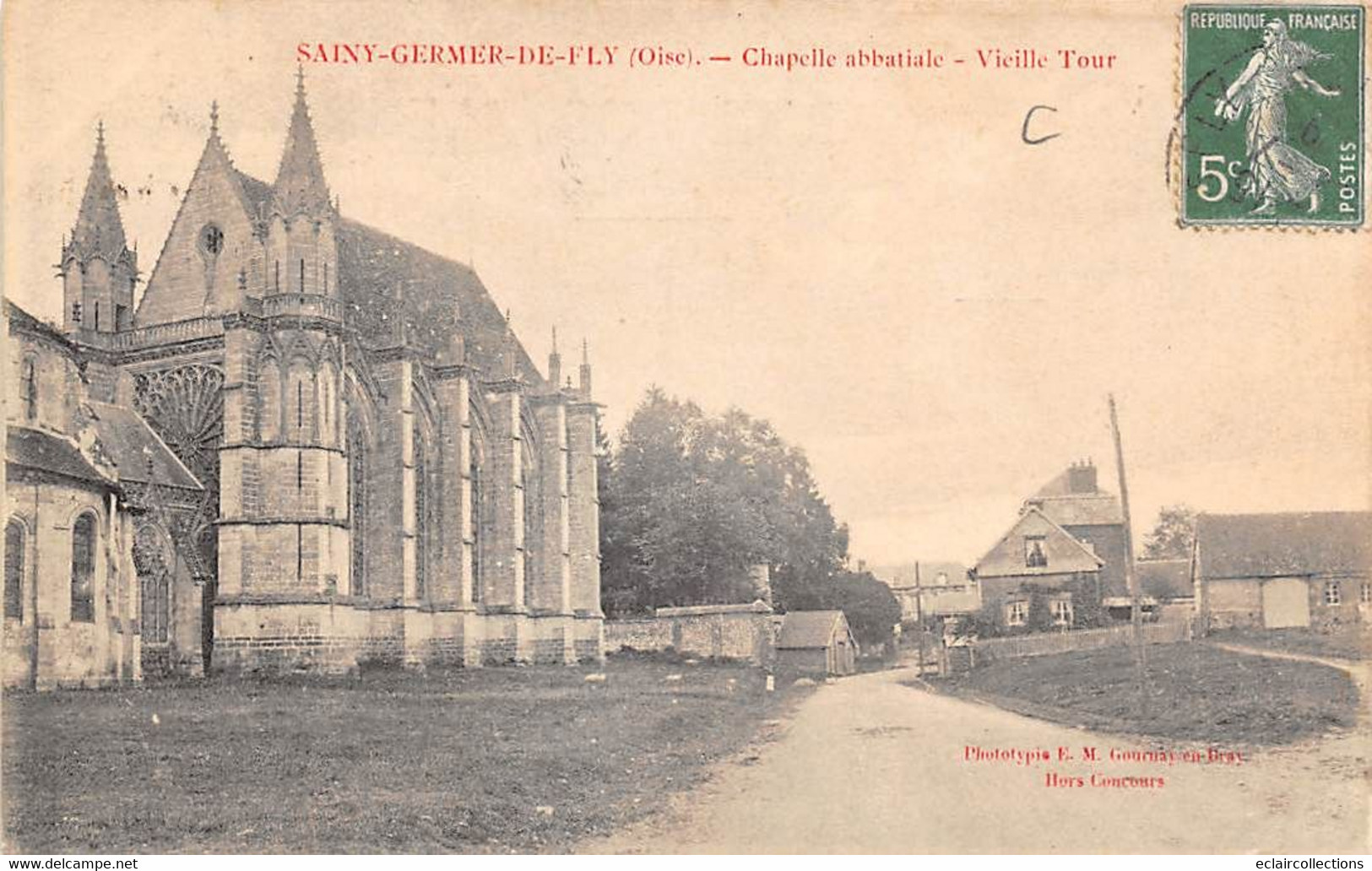 Saint  Germer De Fly         60     Place Et Chapelle Abbatiale            (voir Scan) - Autres & Non Classés