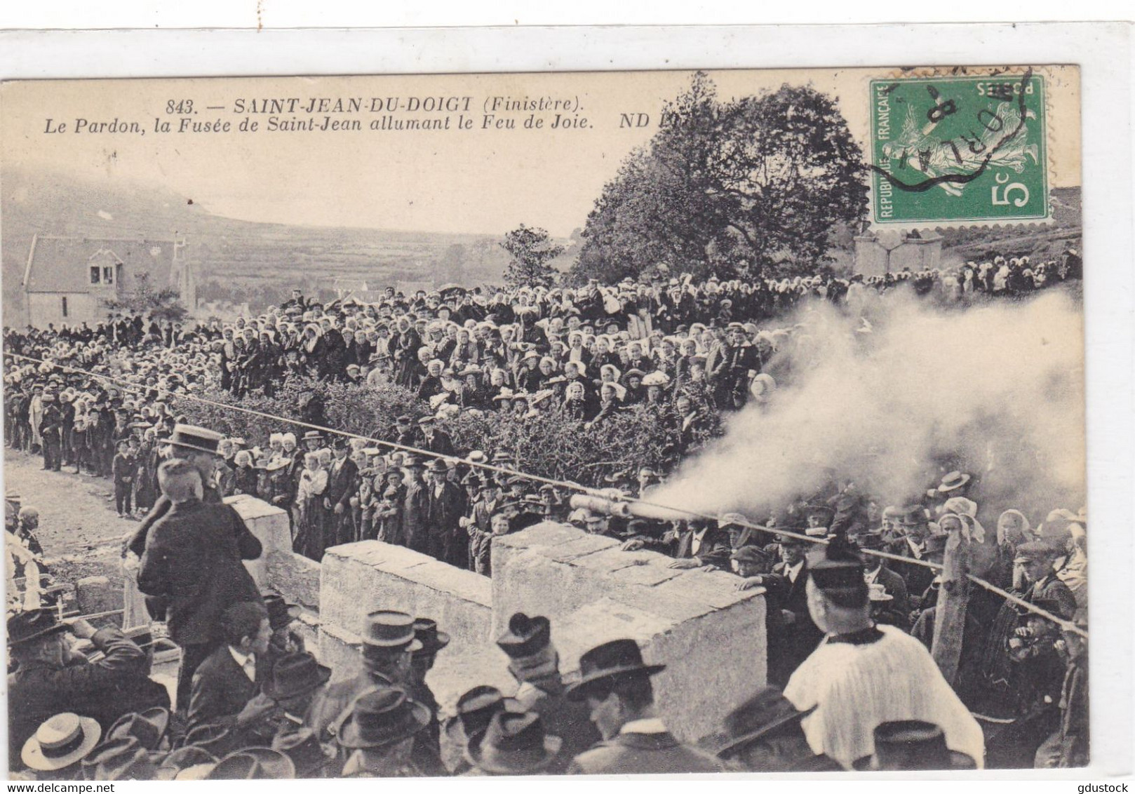 Finistère - Saint-Jean-du-Doigt - Le Pardon, La Fusée De Saint-Jean Allumant Le Feu De Joie - Saint-Jean-du-Doigt