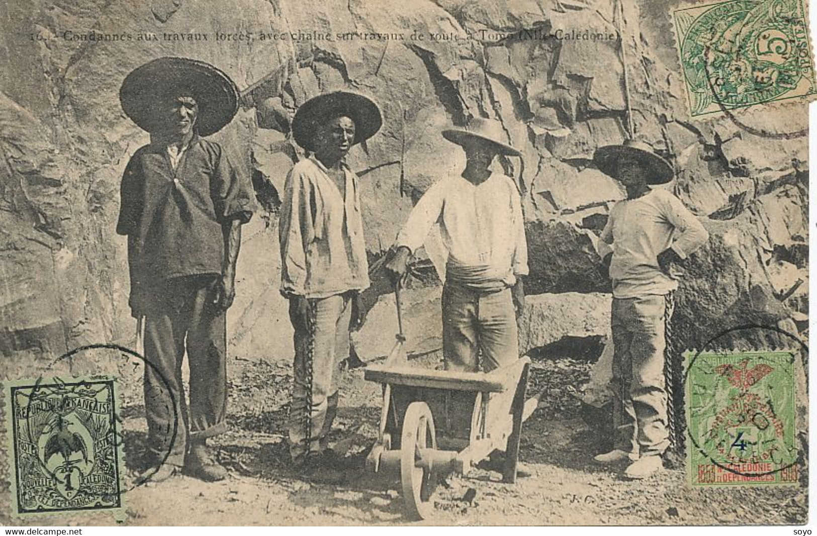 Condamnés Travaux Forcés à Tomo Caledonie  Chaines Aux Pieds. Convicts With Chains Timbre Cinquantenaire - Bagne & Bagnards