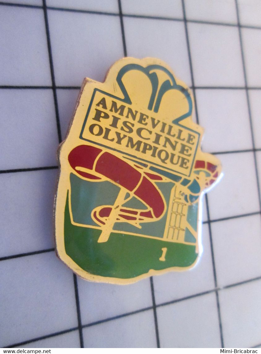 712d Pin's Pins / Beau Et Rare / THEME : SPORTS / AMNEVILLE PISCINE OLYMPIQUE Mais Pas Que ! - Natation