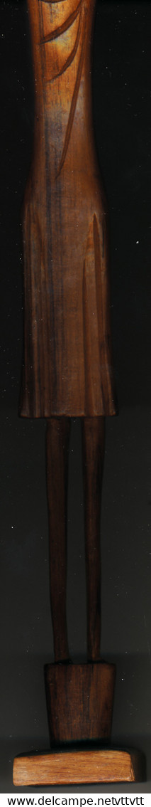 Statue : Femme Portant Son Fardeau Sur Tête, Socle, Bois Léger, Origine Inconnue - Wood