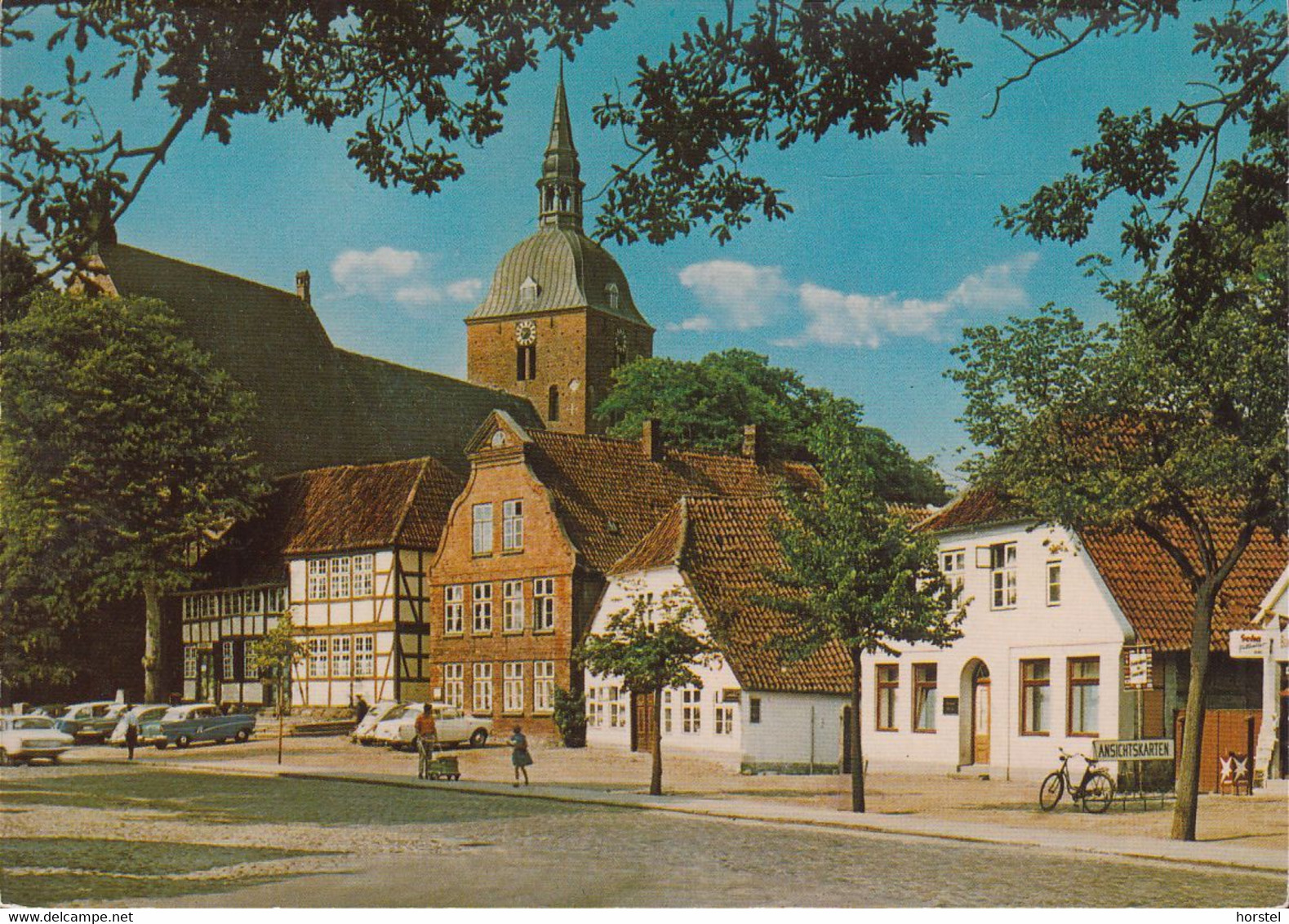 D-23769 Insel Fehmarn - Burg Mit St.Nikolai - Laden Mit Ansichtskarten - Cars - VW 1500 - DKW - VW Käfer - Ford Taunus - Fehmarn