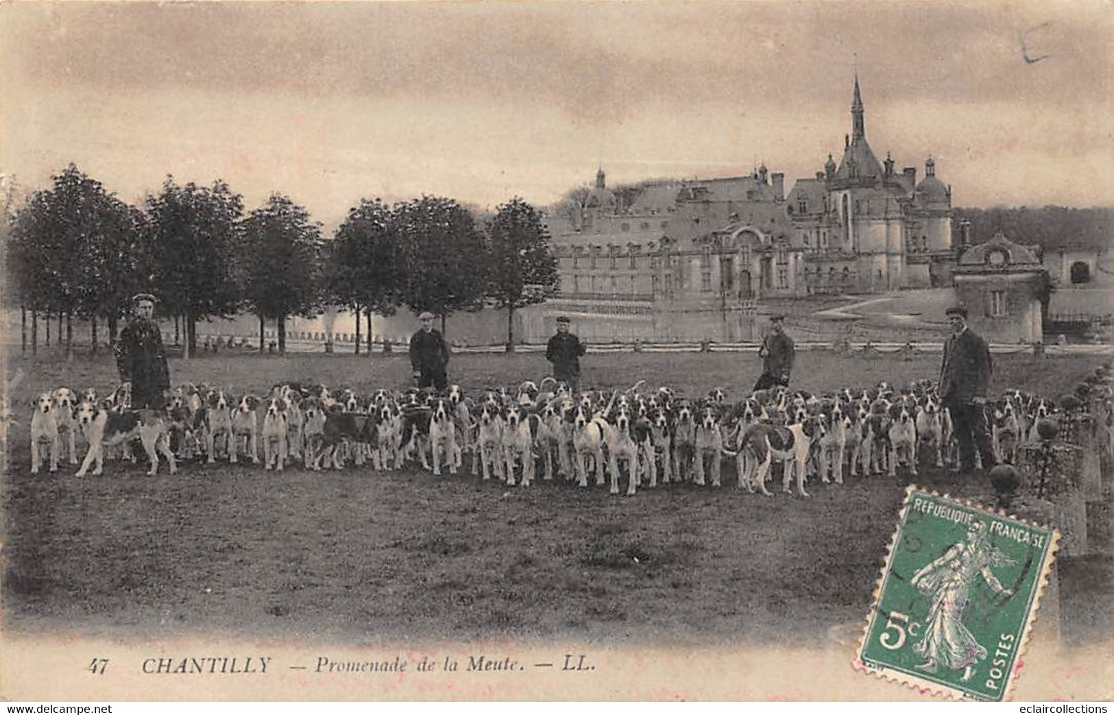 Chantilly          60          Chasse à Courre.  Promenade De La Meute - 2 -        Carte Molle      (voir Scan) - Chantilly