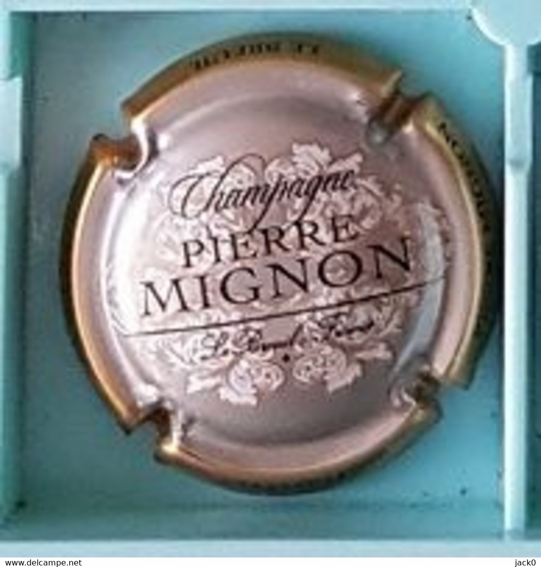 Boisson, Capsule De Champagne  Fond  Argent  Contour  Or  PIERRE  MIGNON - Mignon, Pierre