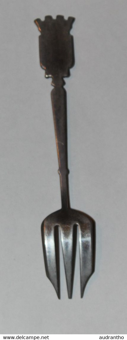 Petite Fourchette En Métal Argenté ST NECTAIRE Blason - Forks