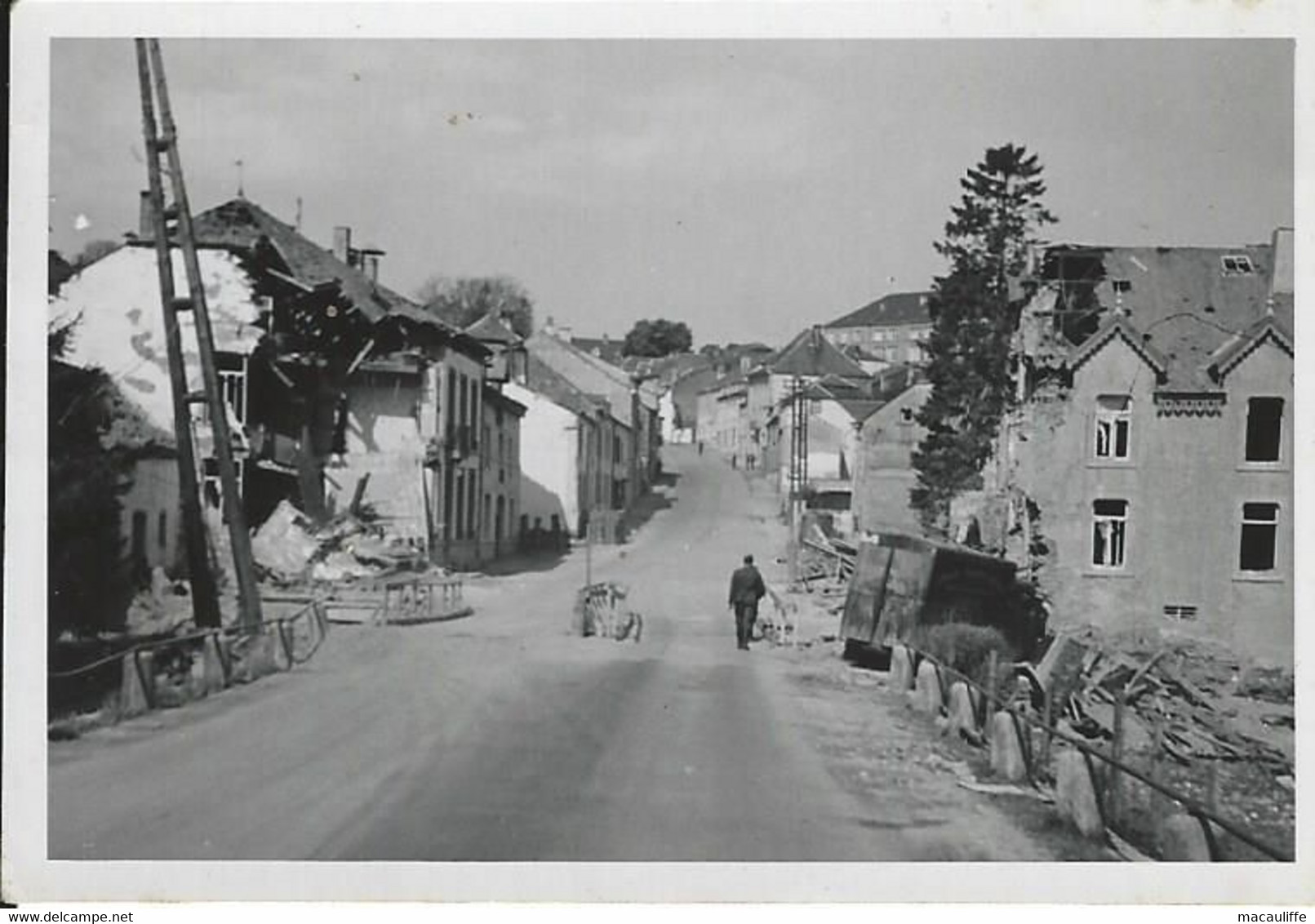 Neufchâteau Photo 1940 Prise Par Soldat Allemand.Rte Vers Arlon. Destructions. - Autres & Non Classés