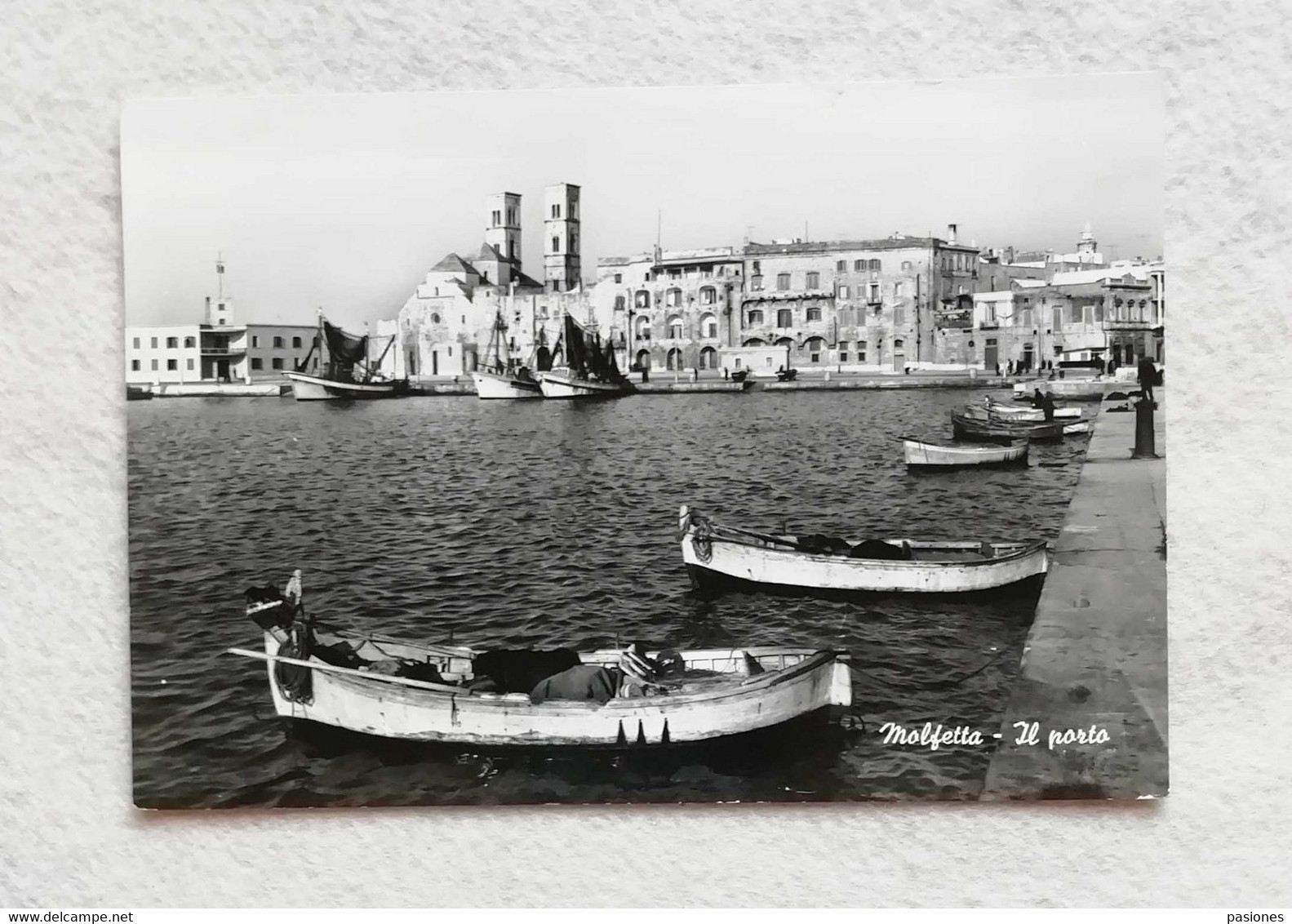 Cartolina Illustrata Molfetta - Il Porto, Viaggiata Per Pesaro 1965 - Molfetta