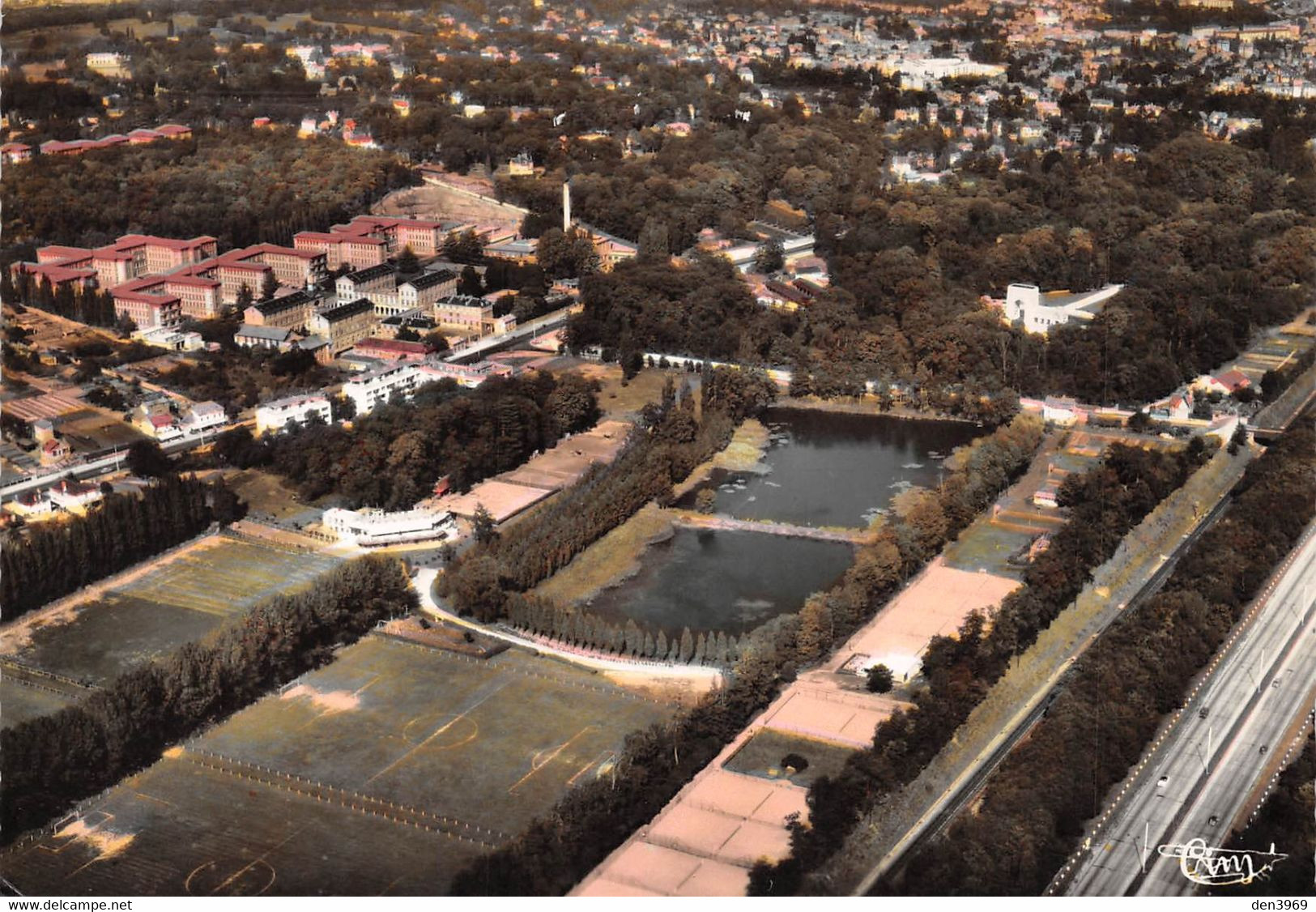 GARCHES - Le Stade De La Bourse - Vue Aérienne - Garches