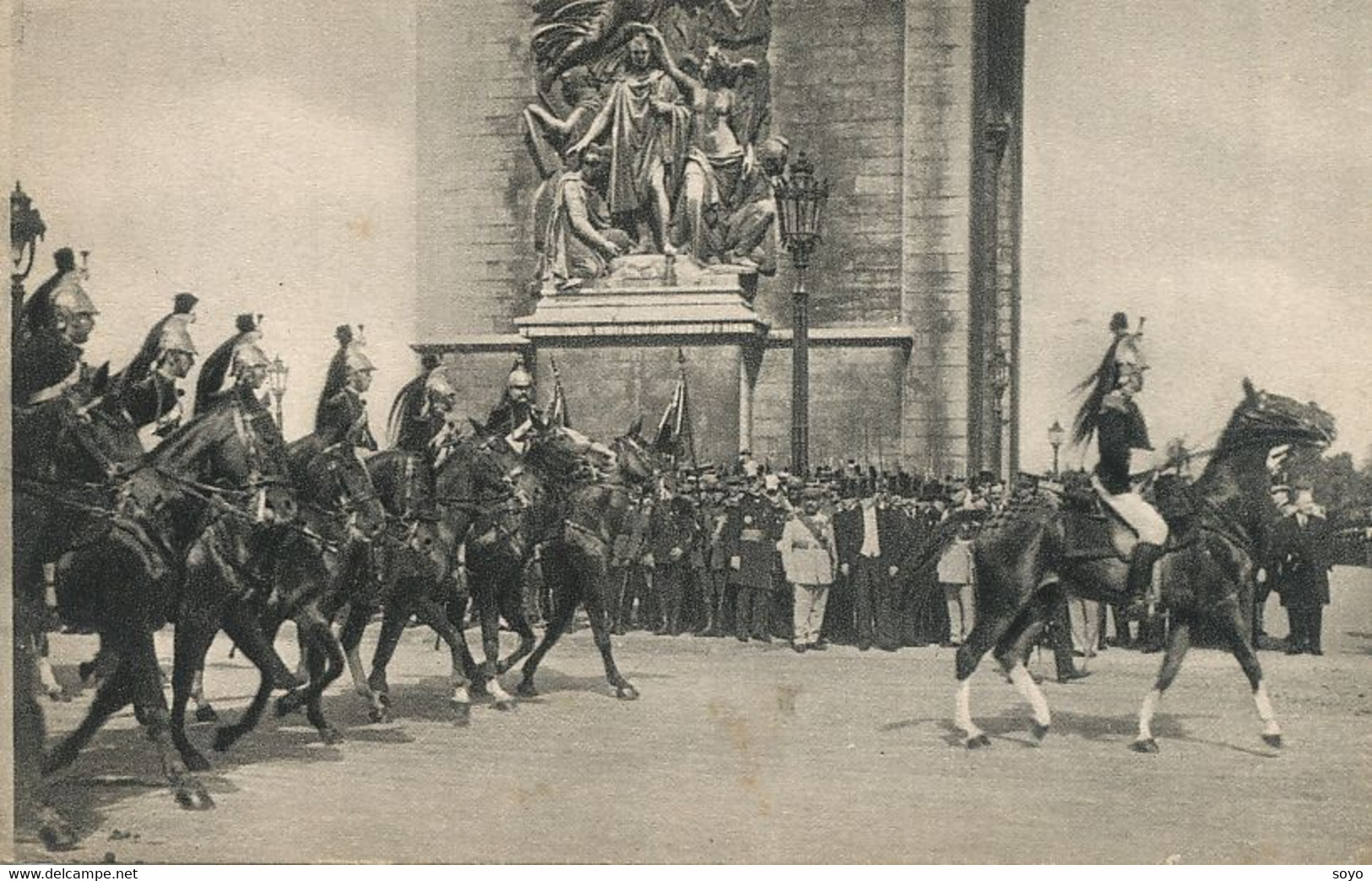 Gendarmerie Garde Républicaine  . Cavalerie Arc De Triomphe .  Revue. - Police - Gendarmerie