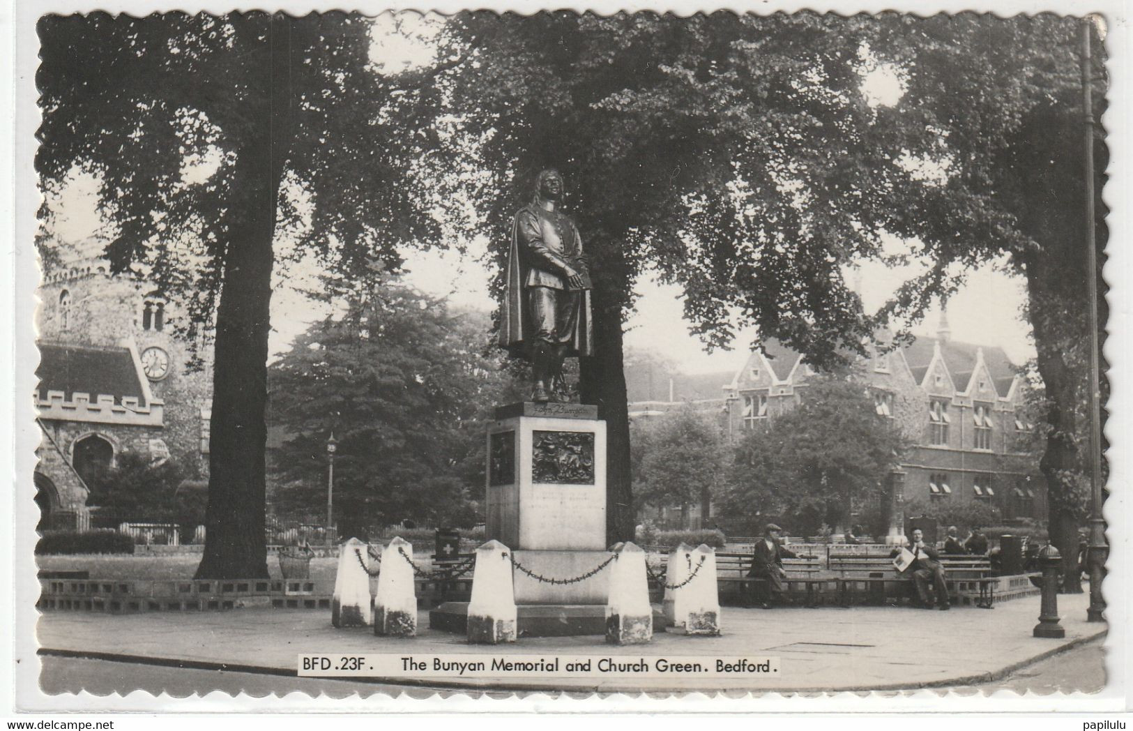 ANGLETERRE : The Bunyan Mémorial And Church Green Belford - Bedford