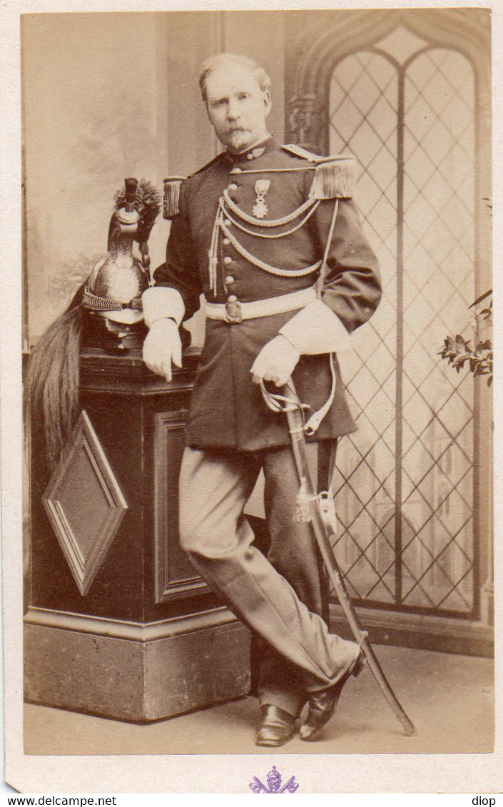 Carte De Visite Cdv Albumine Albumen, Pierre Petit, Militaire Uniforme Officier - Guerra, Militares