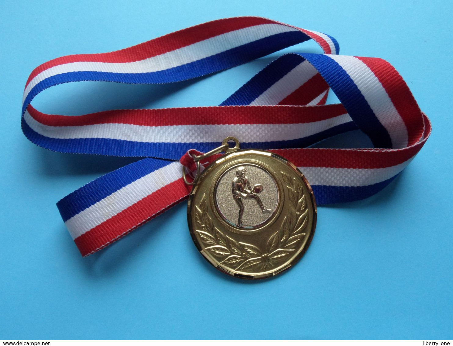 1st Prize BOY'S Consolation Van KEEKEN Tournament 1995 / Goudkleurige Medaille TENNIS ( For Grade, Please See Photo ) ! - Habillement, Souvenirs & Autres
