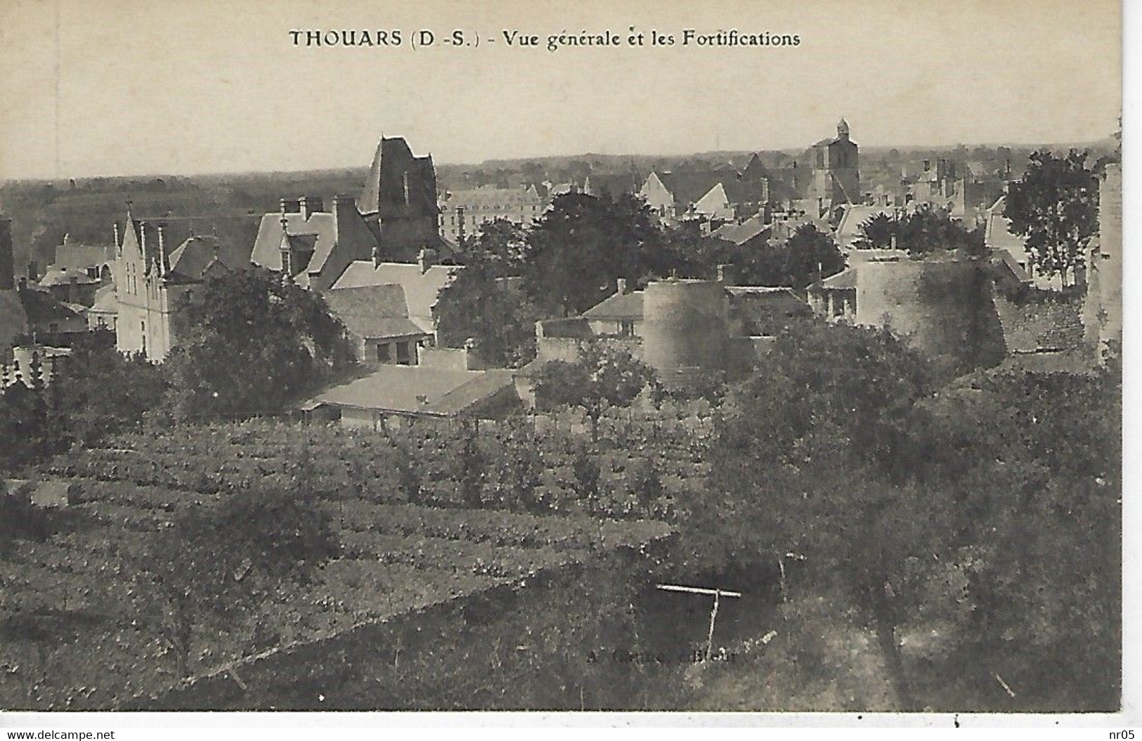 79 ( Deux Sevres ) - THOUARS - Vue Generale Et Le Fortifications - Thouars