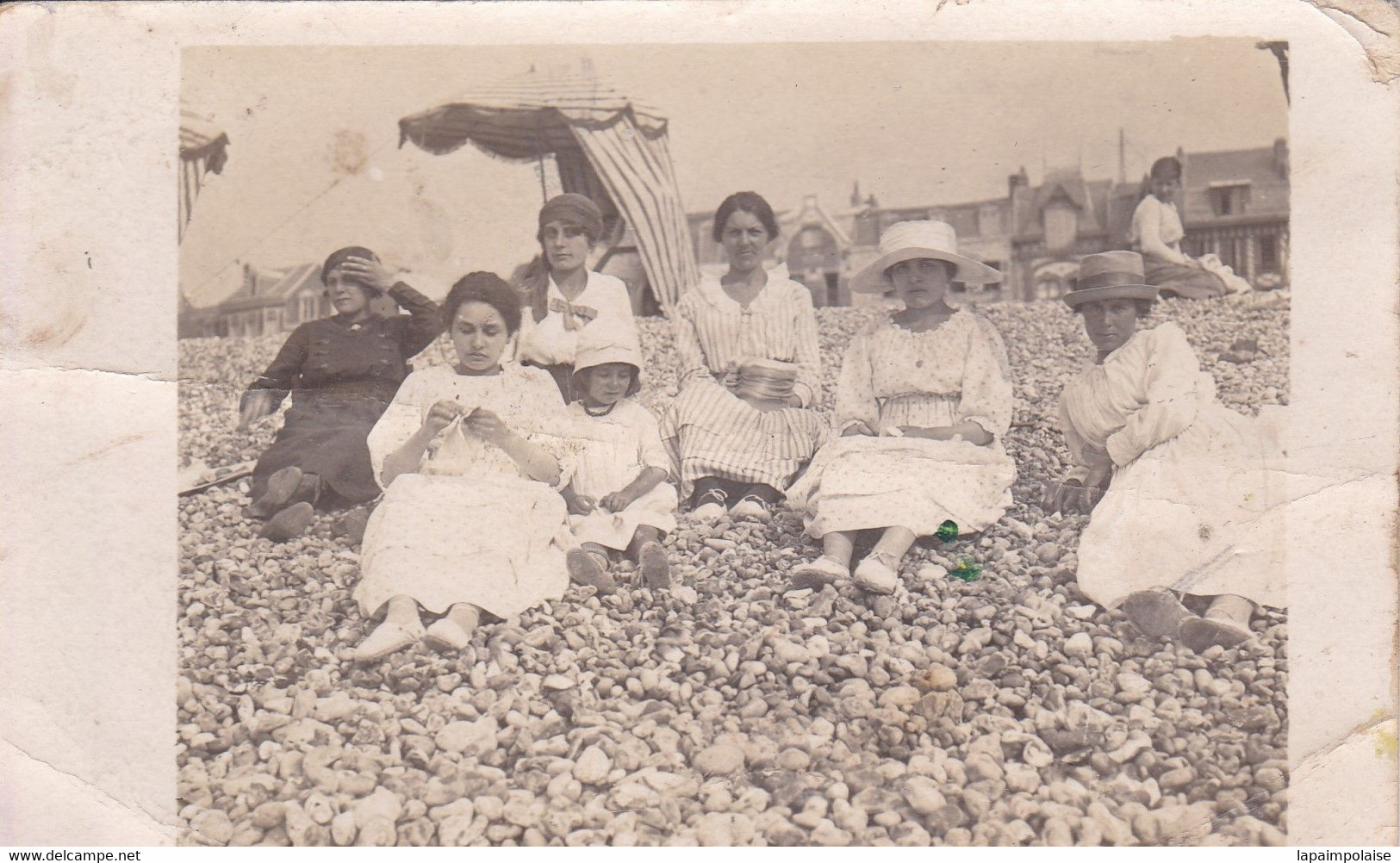 Photographie Seine Maritime Le Treport ? Carte Photo Groupe De Personnes A La Plage   Ref 1822 - Personas Identificadas