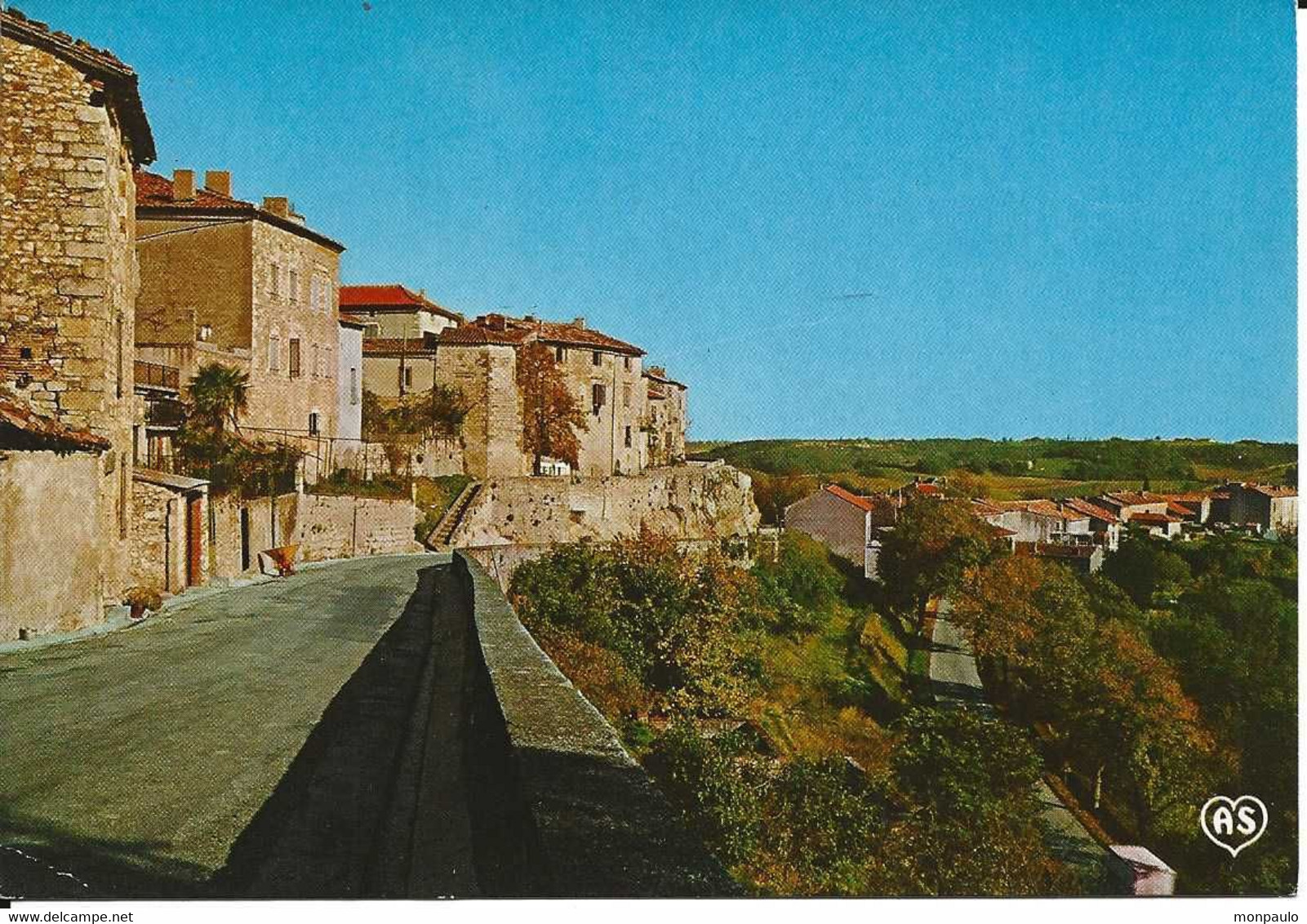 81. CPM. Tarn. Castelnau De Montmirail. Cité Médiévale. Les Remparts - Castelnau De Montmirail