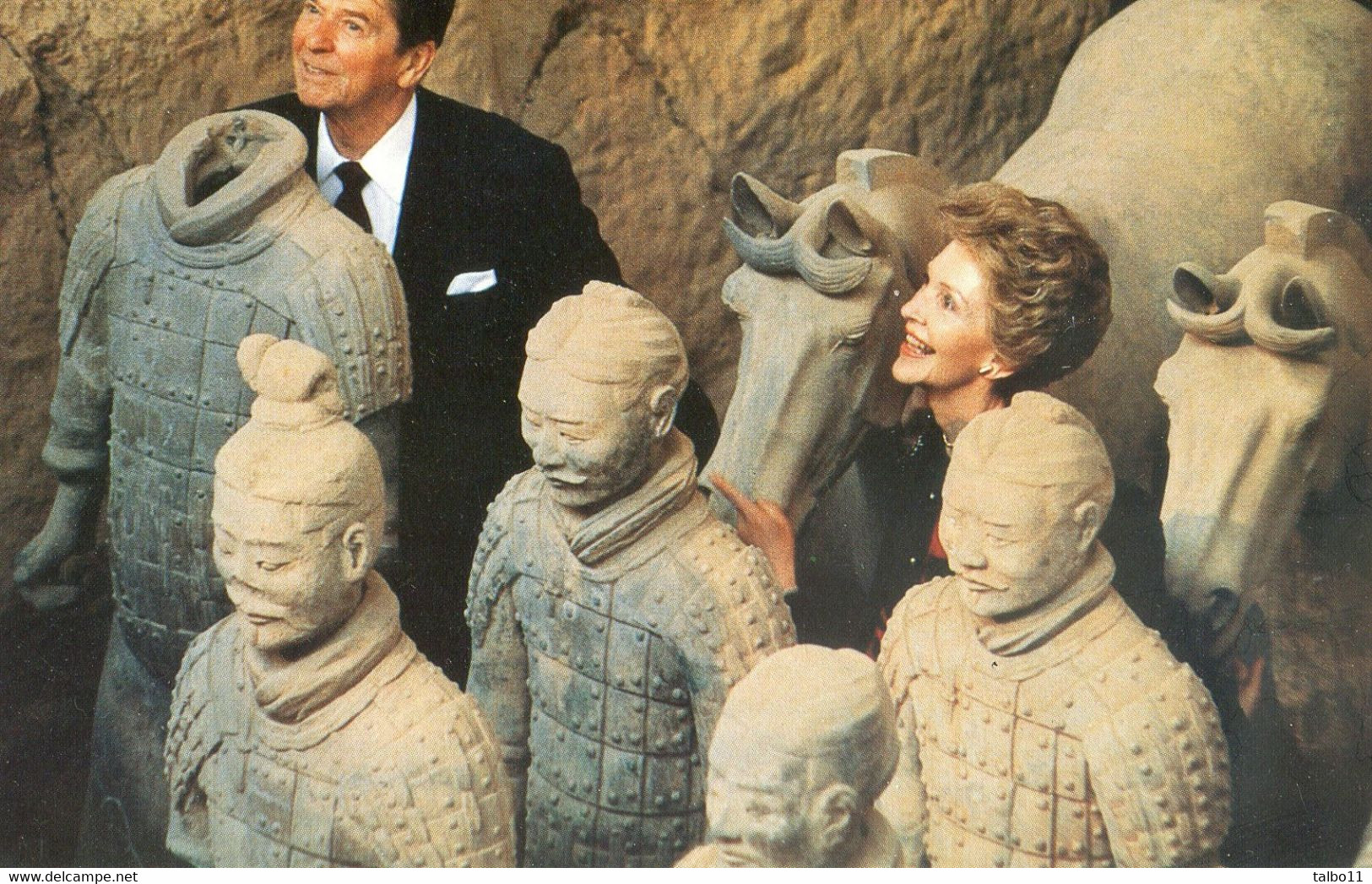 Président Americain - Donald Reagan En Chine - Presidenti