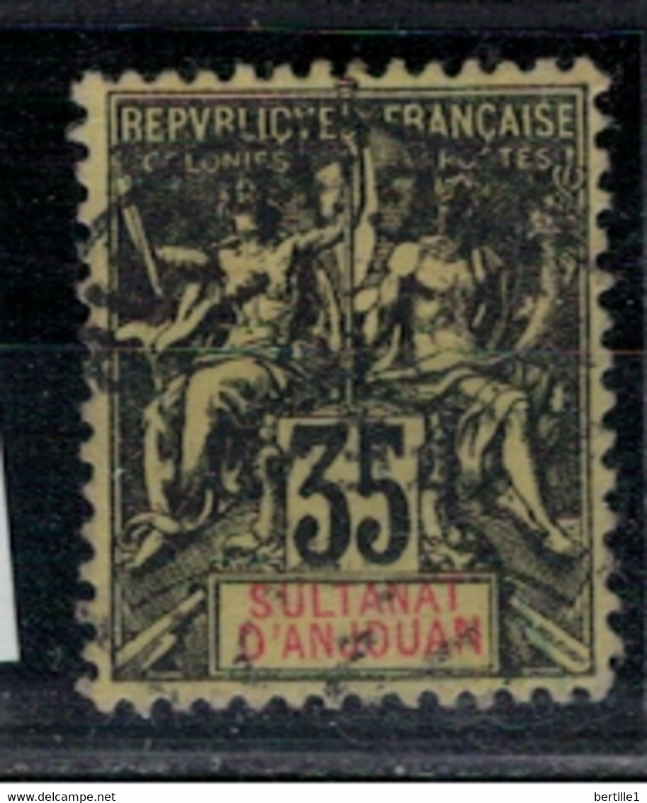 ANJOUAN         N°  YVERT    17  OBLITERE       ( O   9/ 42 ) - Used Stamps