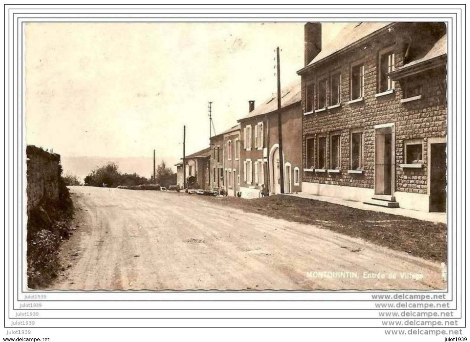 MONTQUINTIN ..--  Entrée Du Village . - Rouvroy