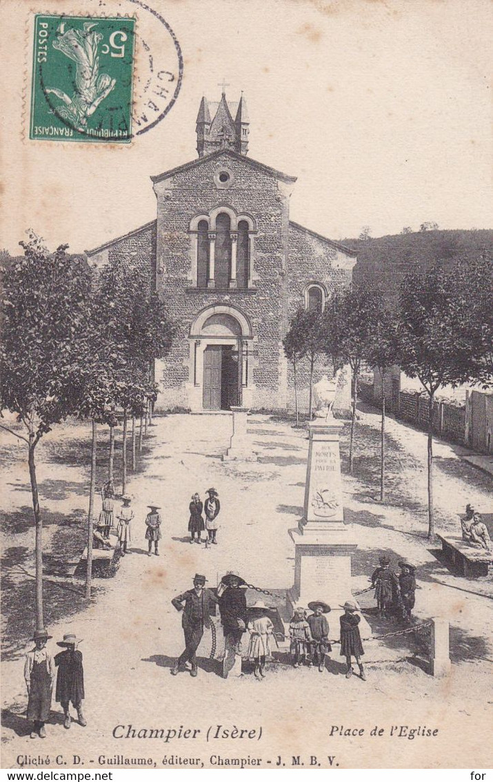 Isère : CHAMPIER : Place De L'église : Belle Animation Et Monument Aux Morts : Militaire : - Autres & Non Classés